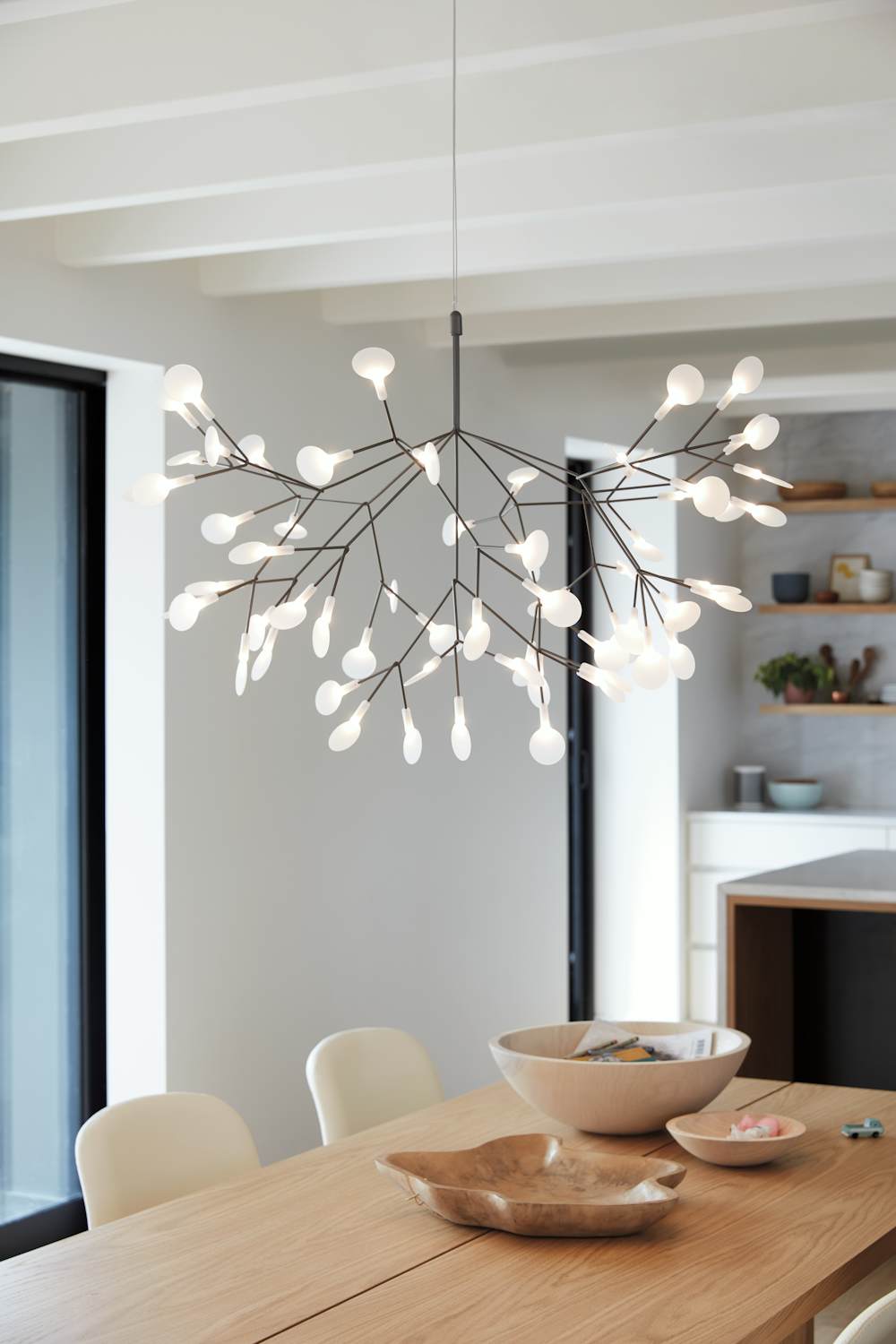 Heracleum II Pendant in a dining room setting