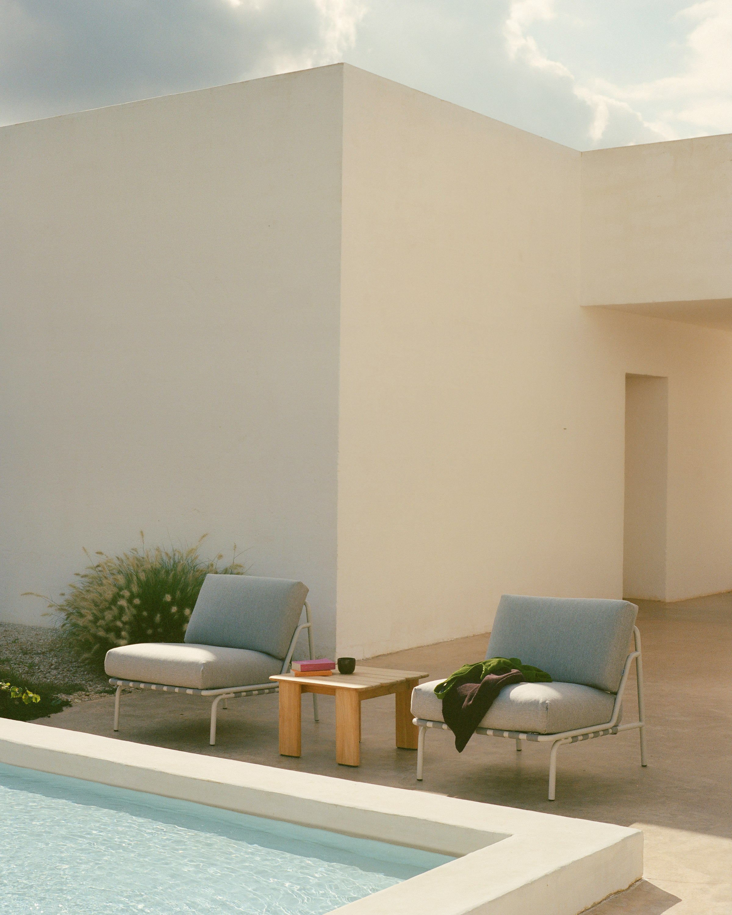 Assemble Outdoor Side Table