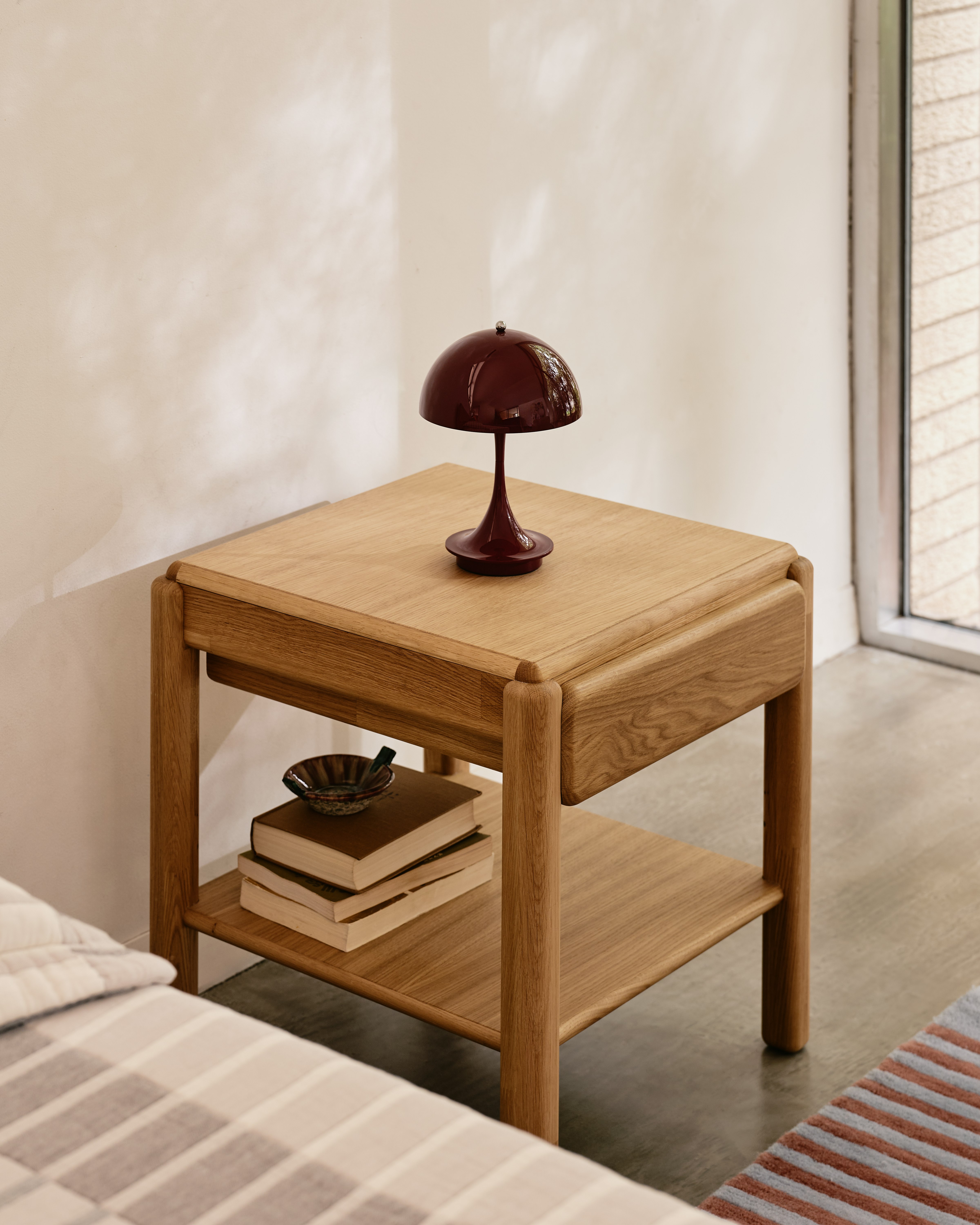 Sumu Bedside Table