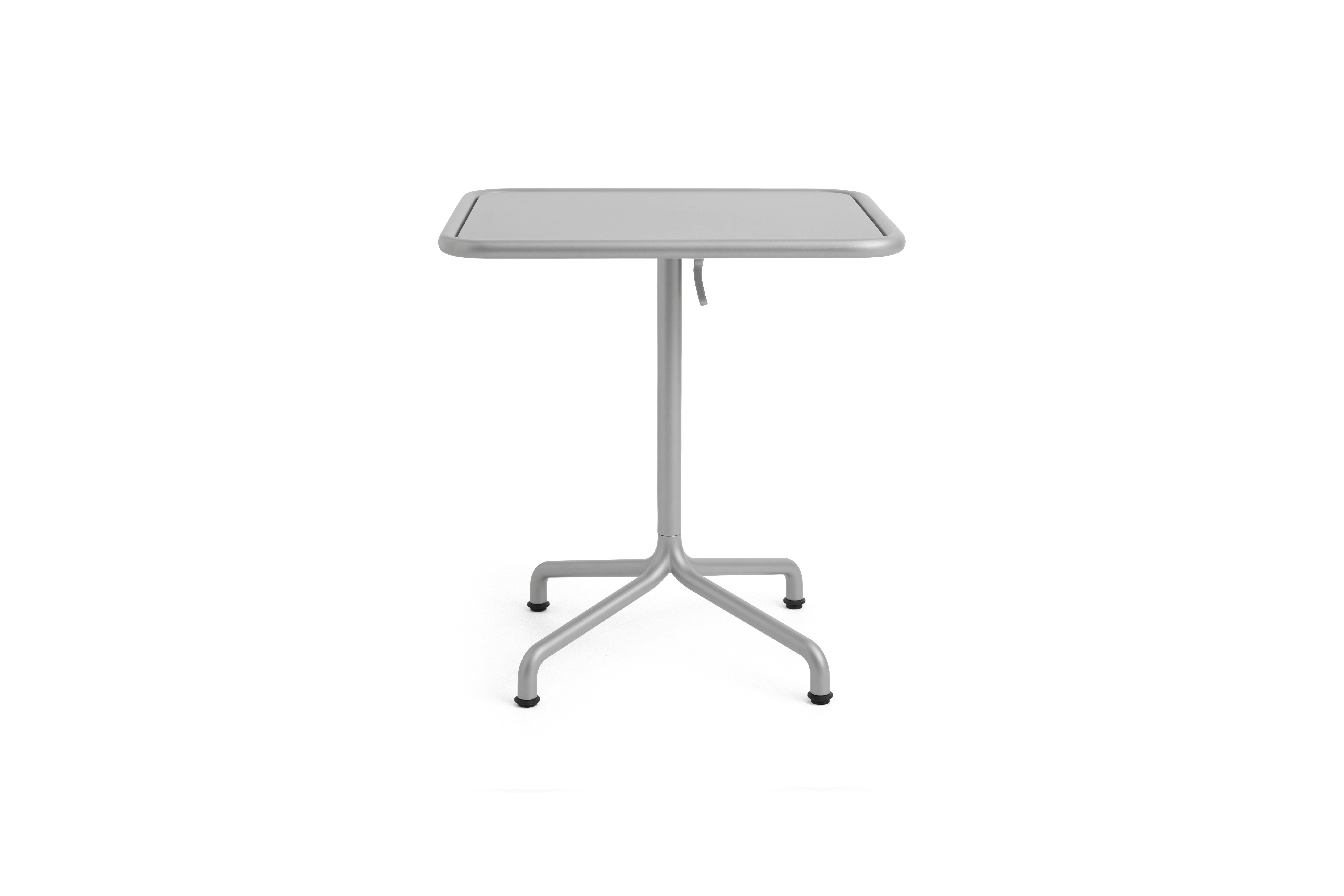 Deville Table, Square