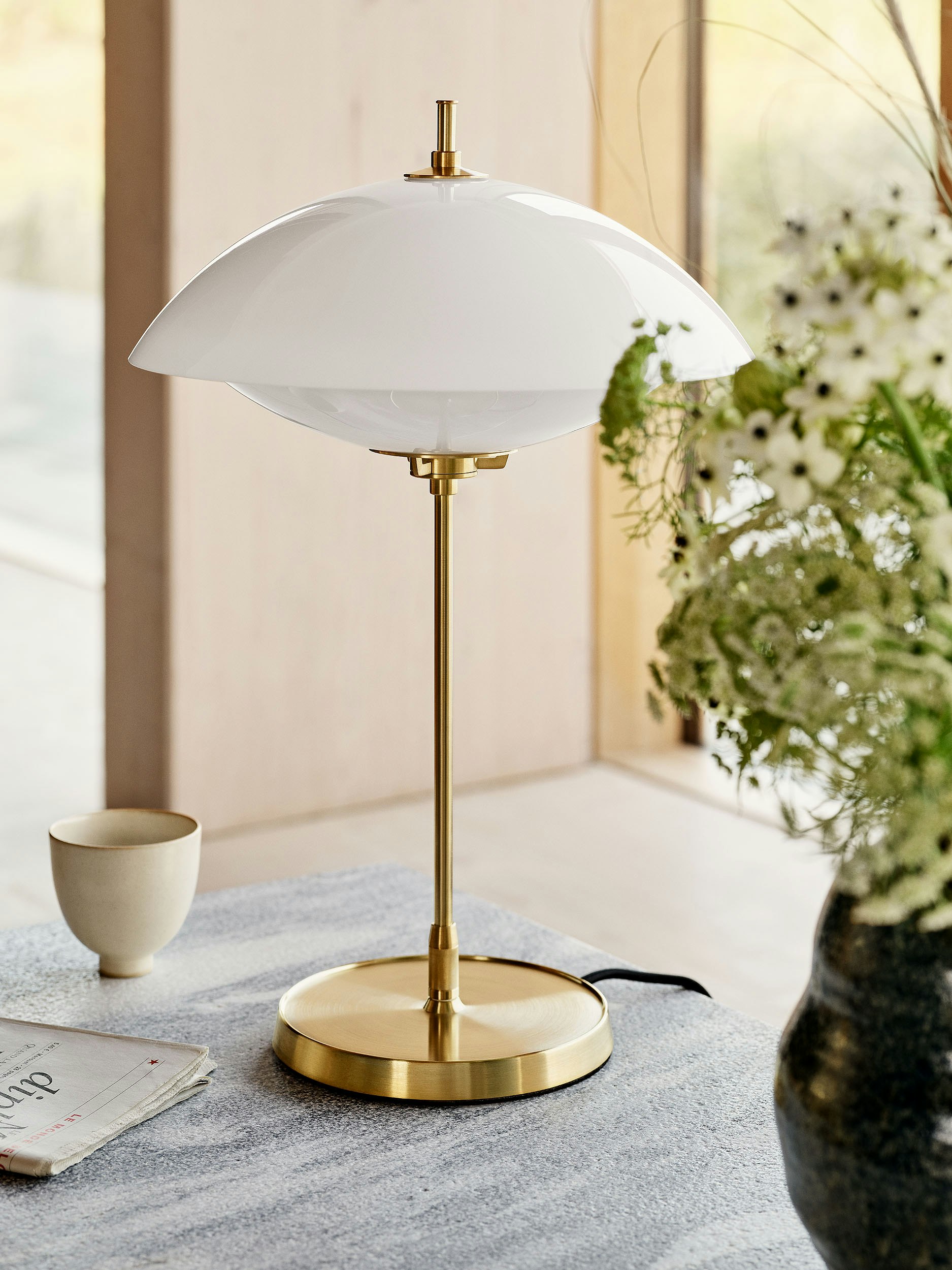 Clam Table Lamp