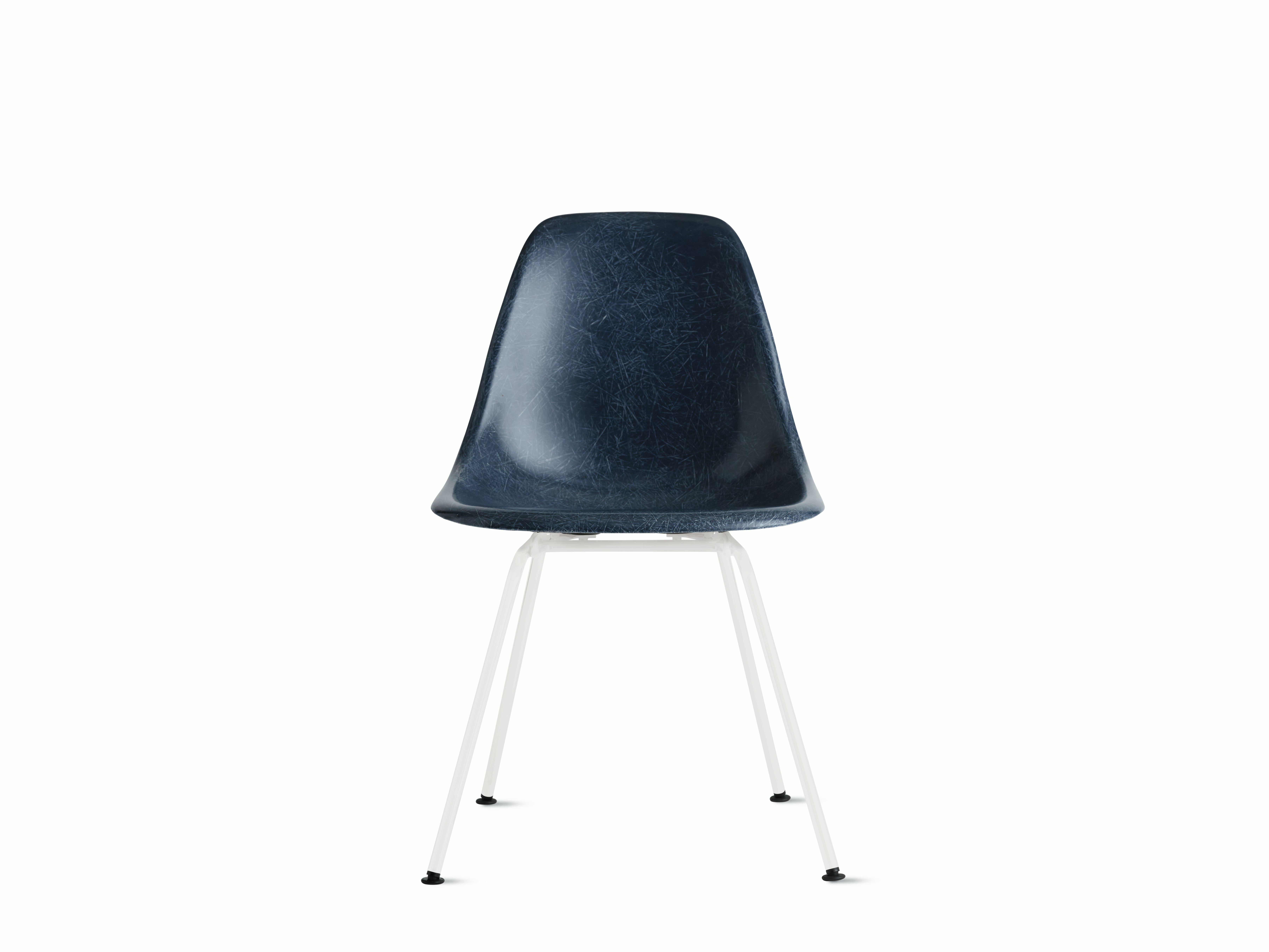 Eames Molded Fiberglass 4-Leg Side Chair (DFSX)