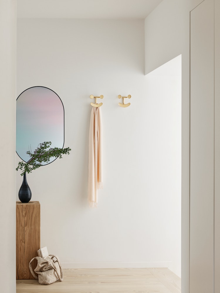 Studio Roso Mirror