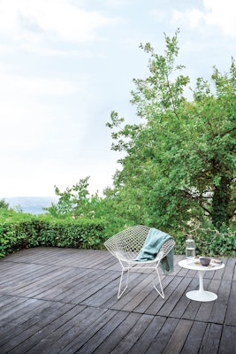 Bertoia Diamond Chair Outdoor Saarinen Side Table Outdoor