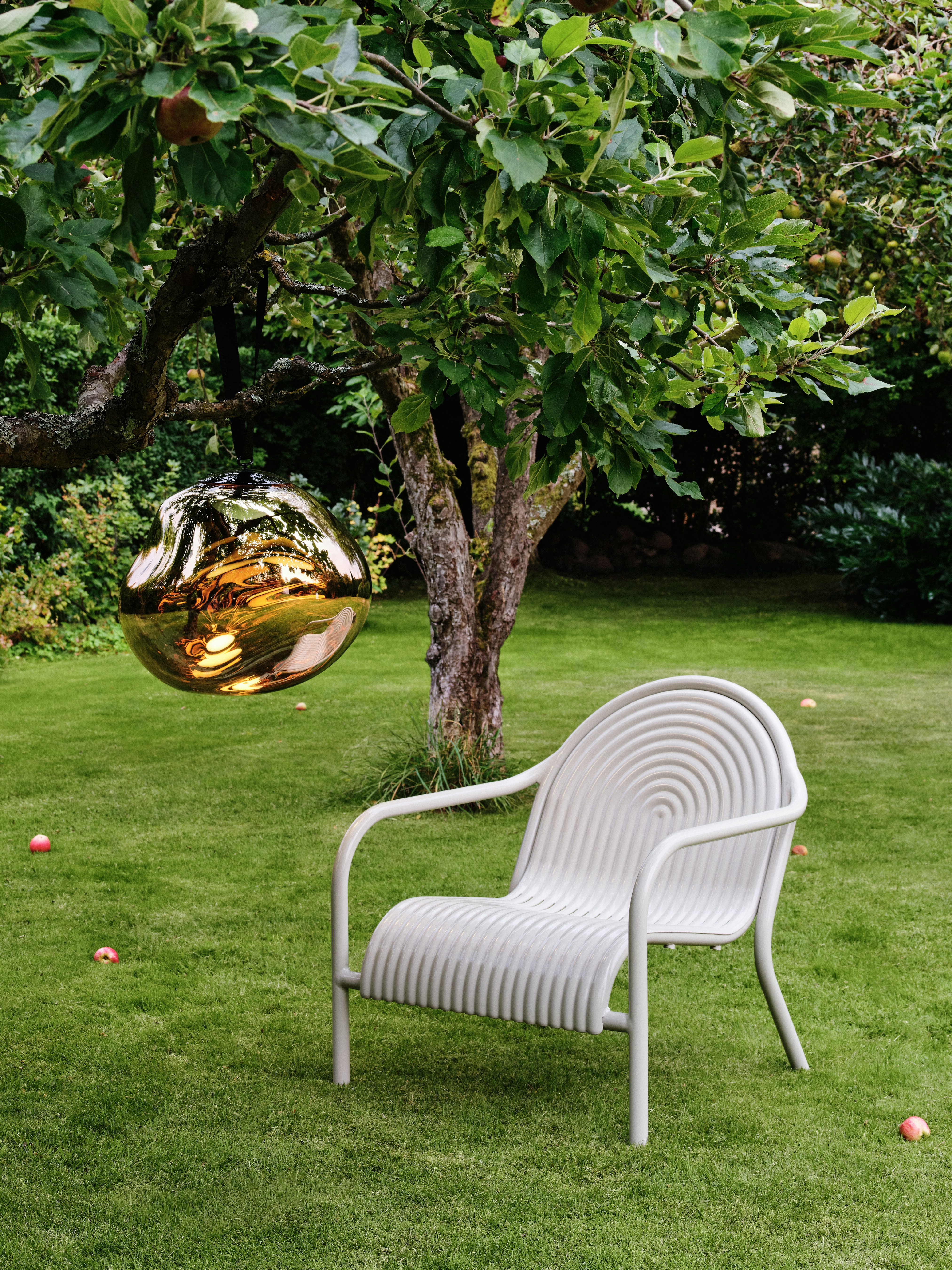 Groove Outdoor Lounge Chair