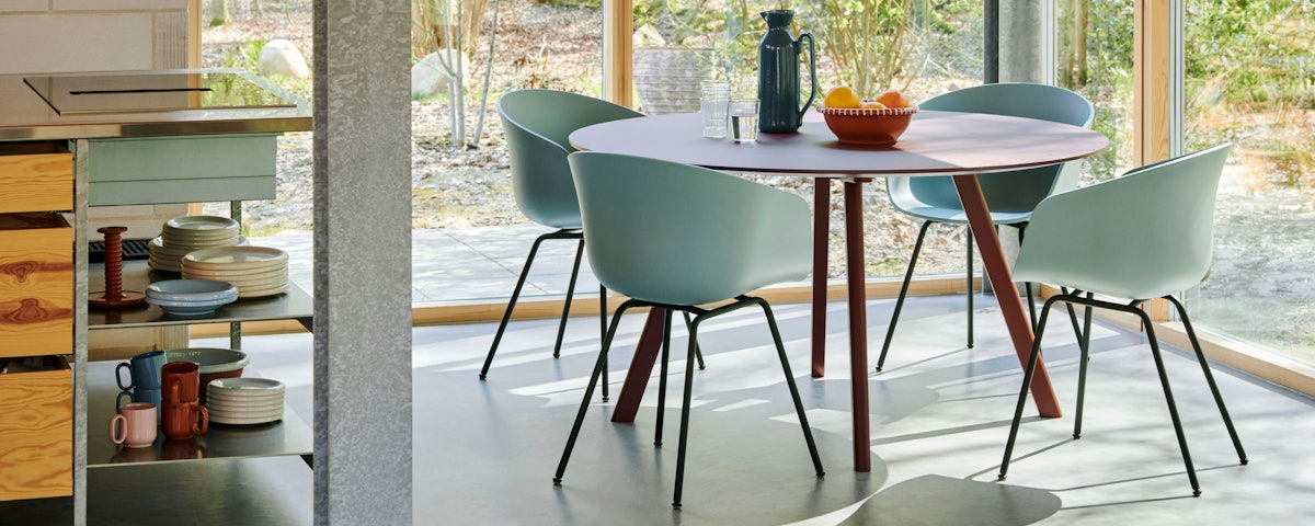 Copenhague 25 Dining Table 2.0 in a dining room setting