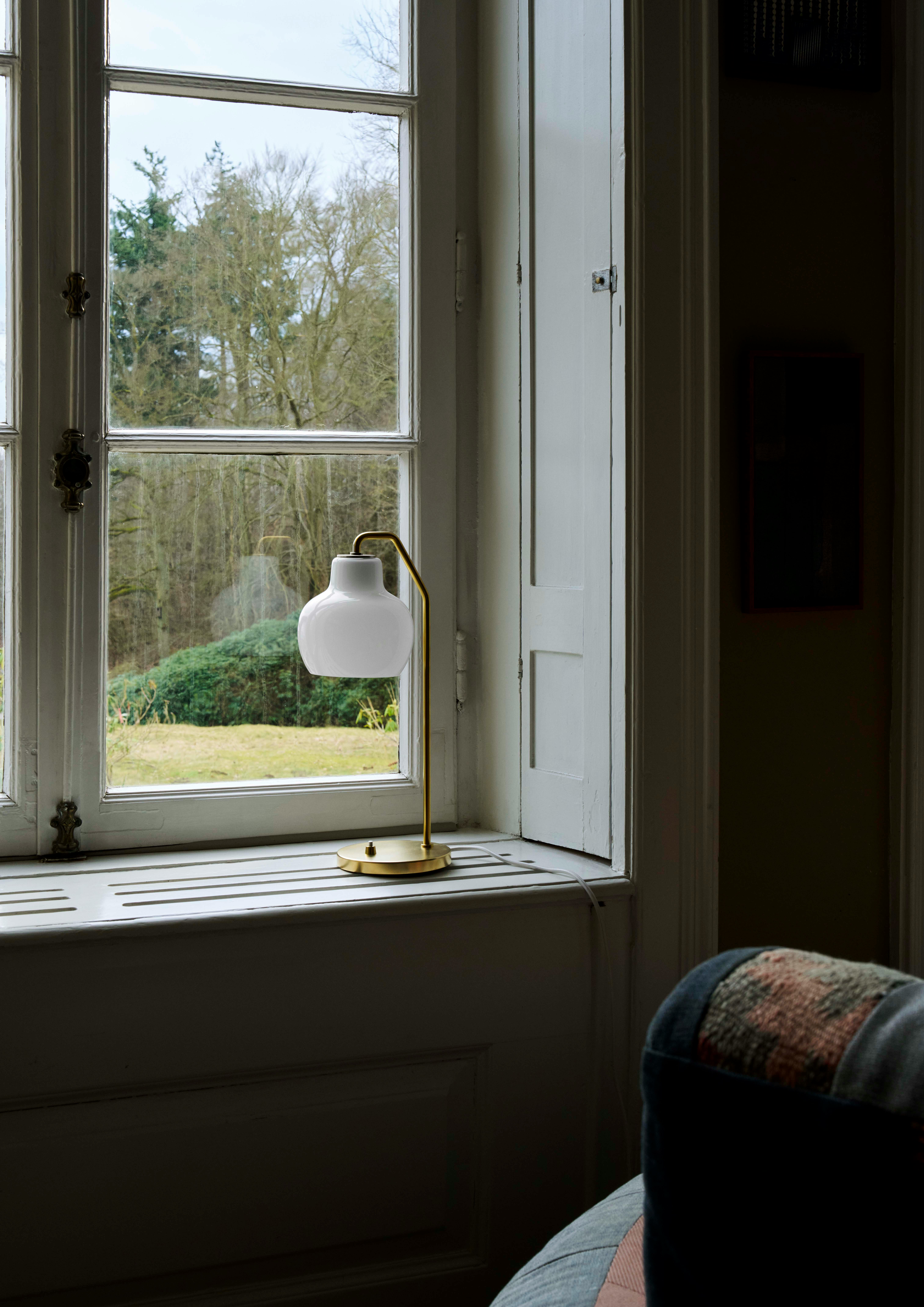 VL Ring Crown Table Lamp