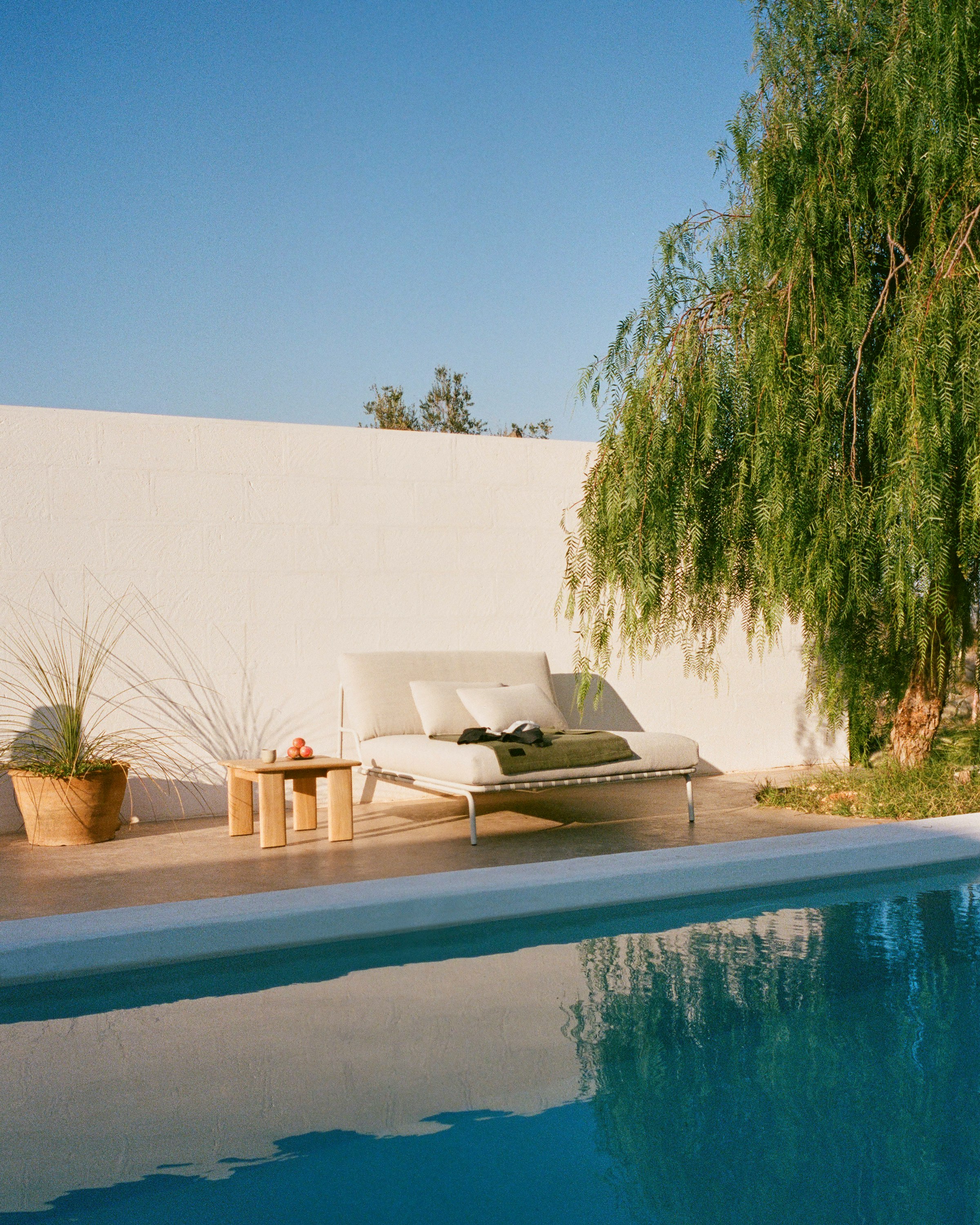 Assemble Outdoor Side Table