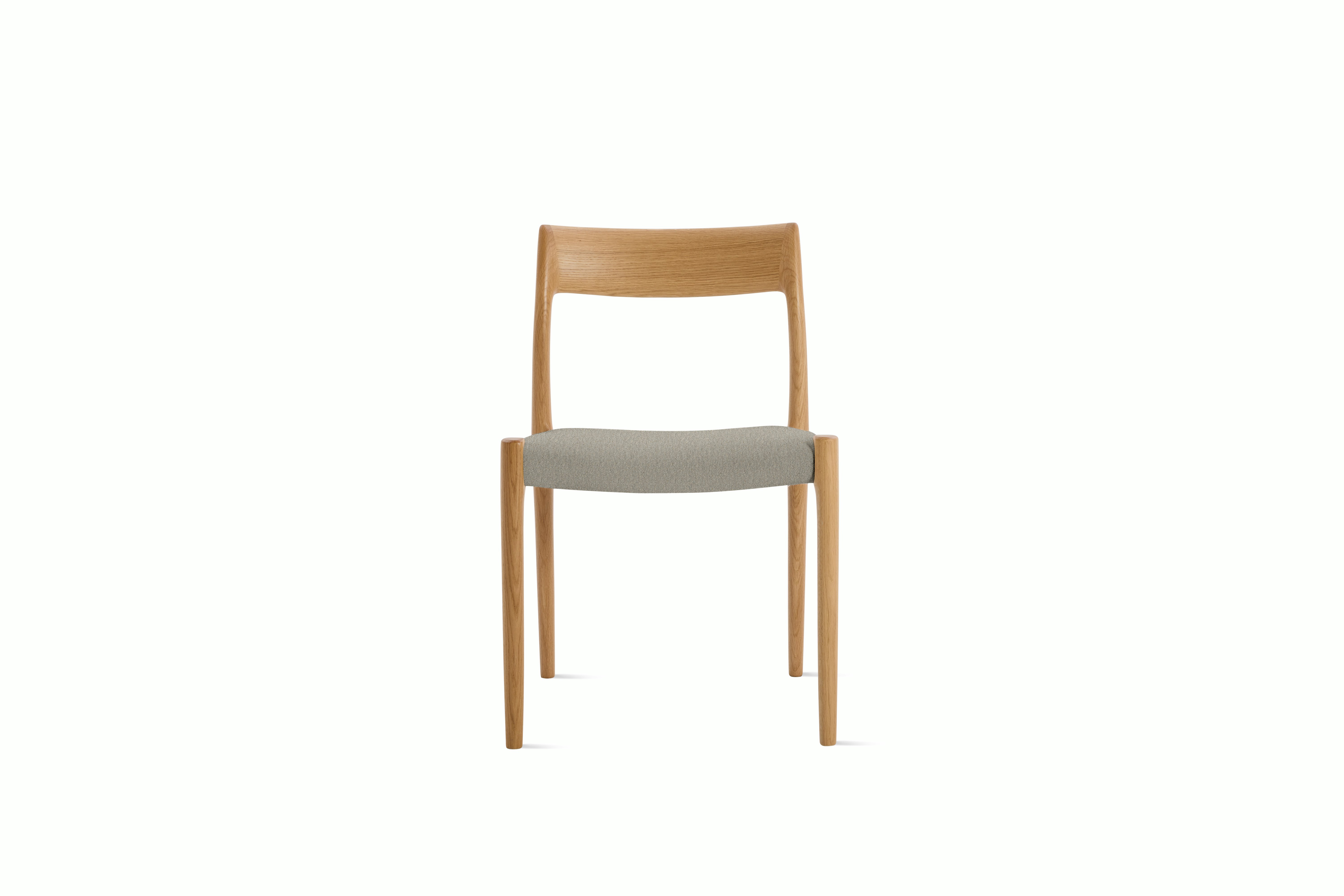 M&oslash;ller Model 77 Side Chair in Oak,  Album Linen,  Wisp