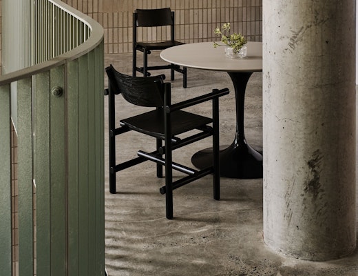 Muecke Chairs with Saarinen Round Dining Table Muecke Chair Saarinen Round Dining Table