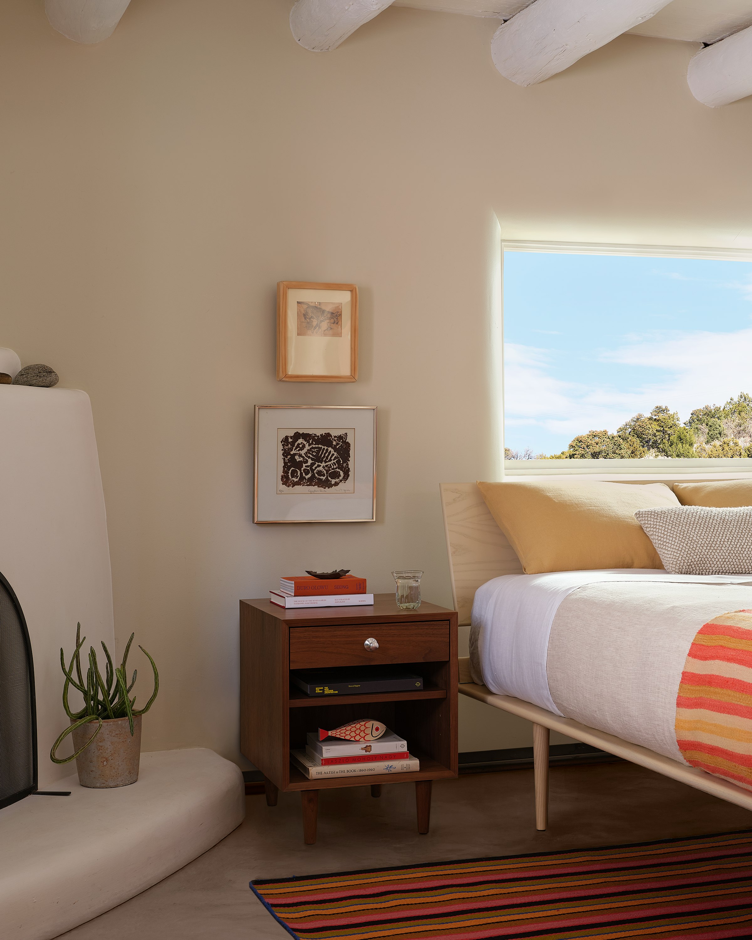 Nelson Thin Edge Bed