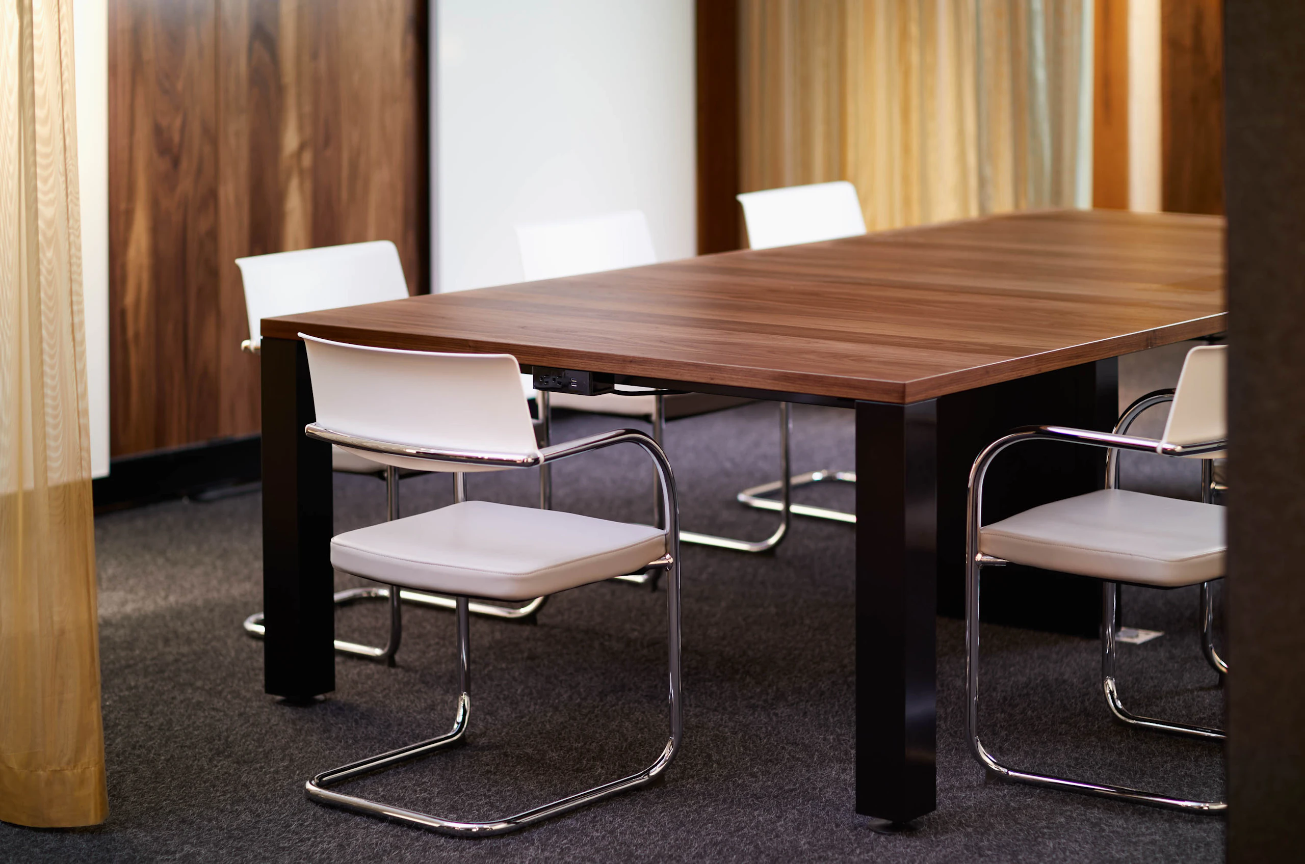 rockwell unscripted creative wall reff profiles 4x4 meeting table moment chairs neocon showroom 2017 jeffrey bernett nicholas dodziuk core planning
