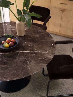 Saarinen Round Dining Table Cesca Chair