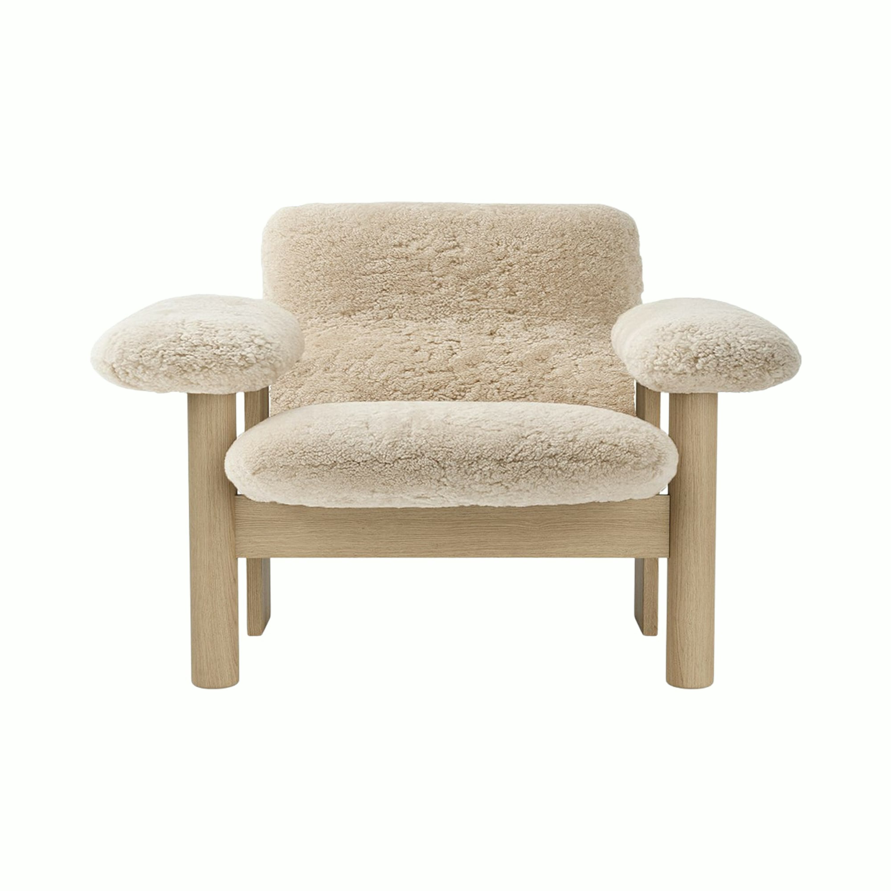 Brasilia Lounge Chair - Low Back, Natural Oak, Sheepskin, Nature