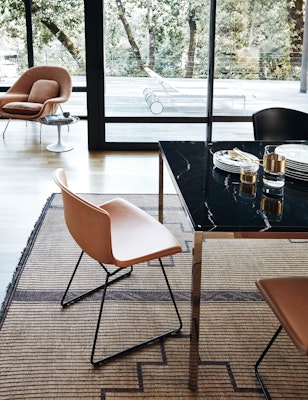 bertoia leather side chair florence knoll dining table womb chair 