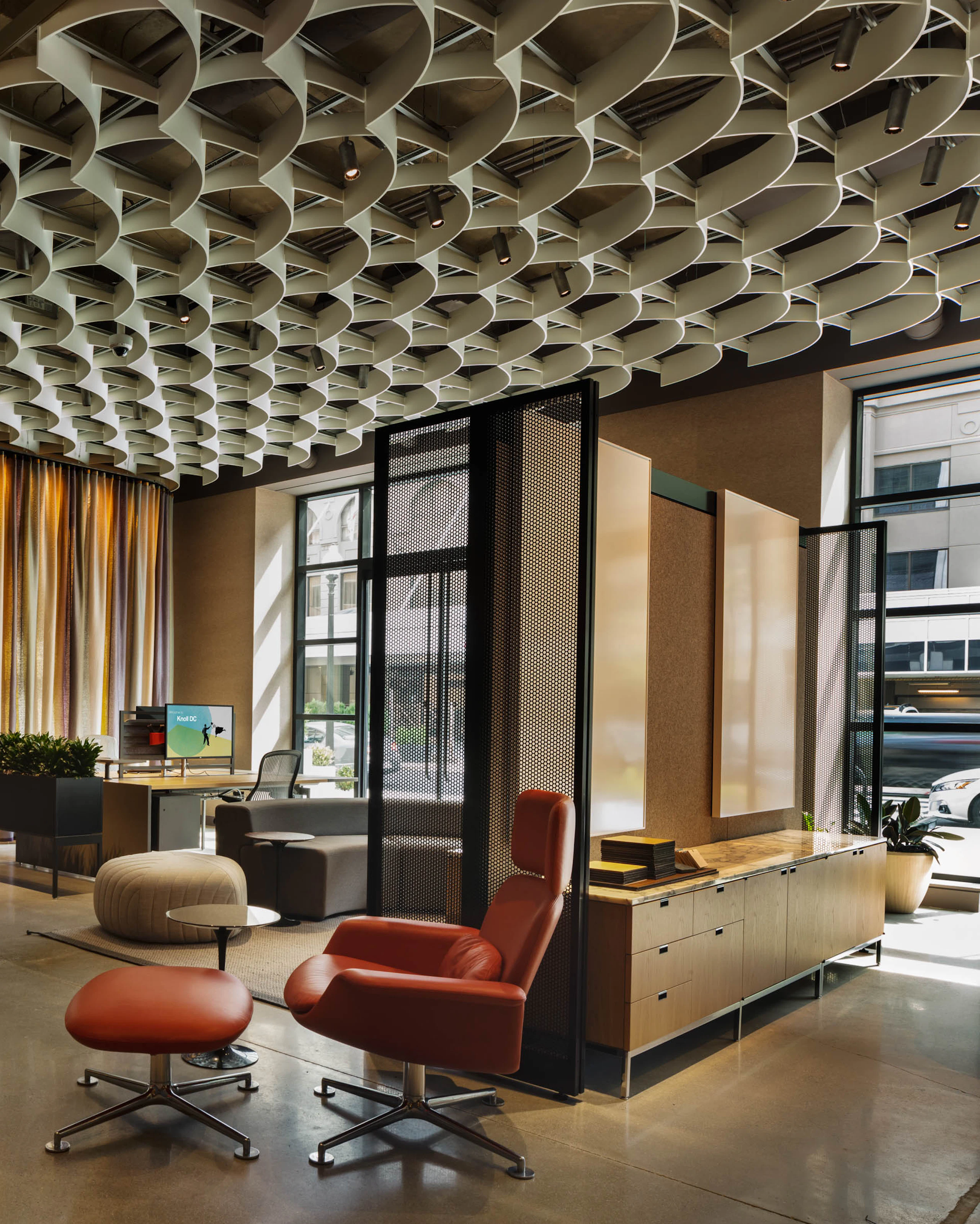 florence knoll credenza kn02 high back lounge chair kn03 ottoman eero saarinen side table muuto five pouf k. lounge washington dc showroom