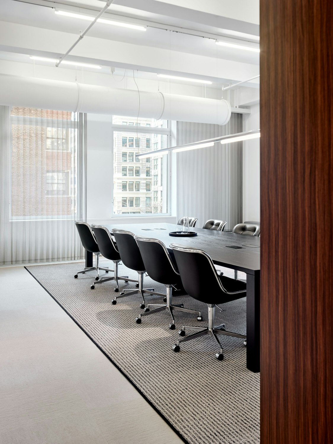 Knoll NYC Showroom Pollock Executive Chair Reff Profiles