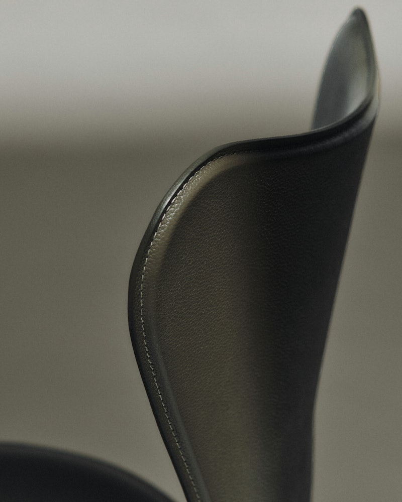 Series 7 Tailored Chair