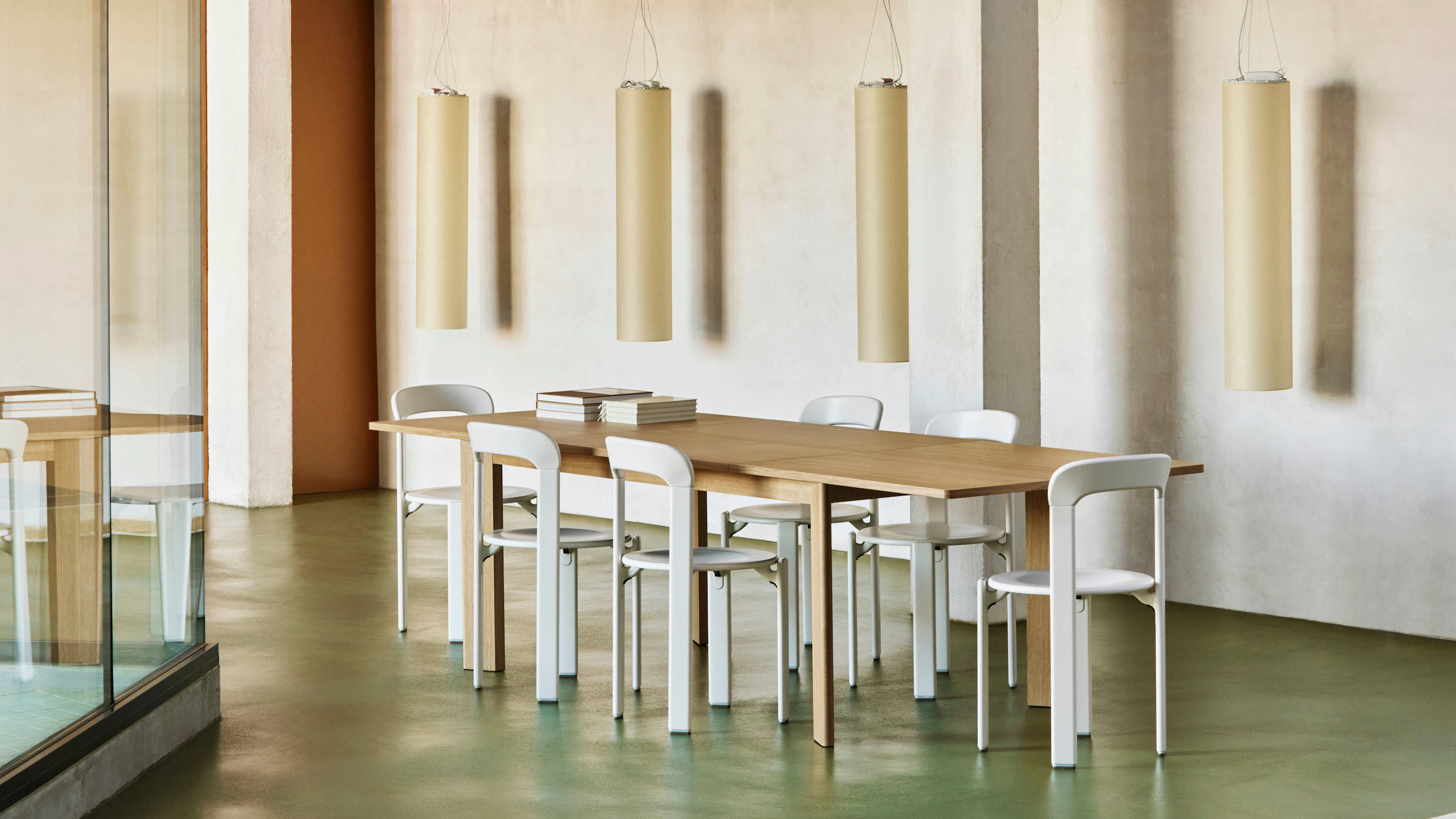 Rey chairs around Chisel round table