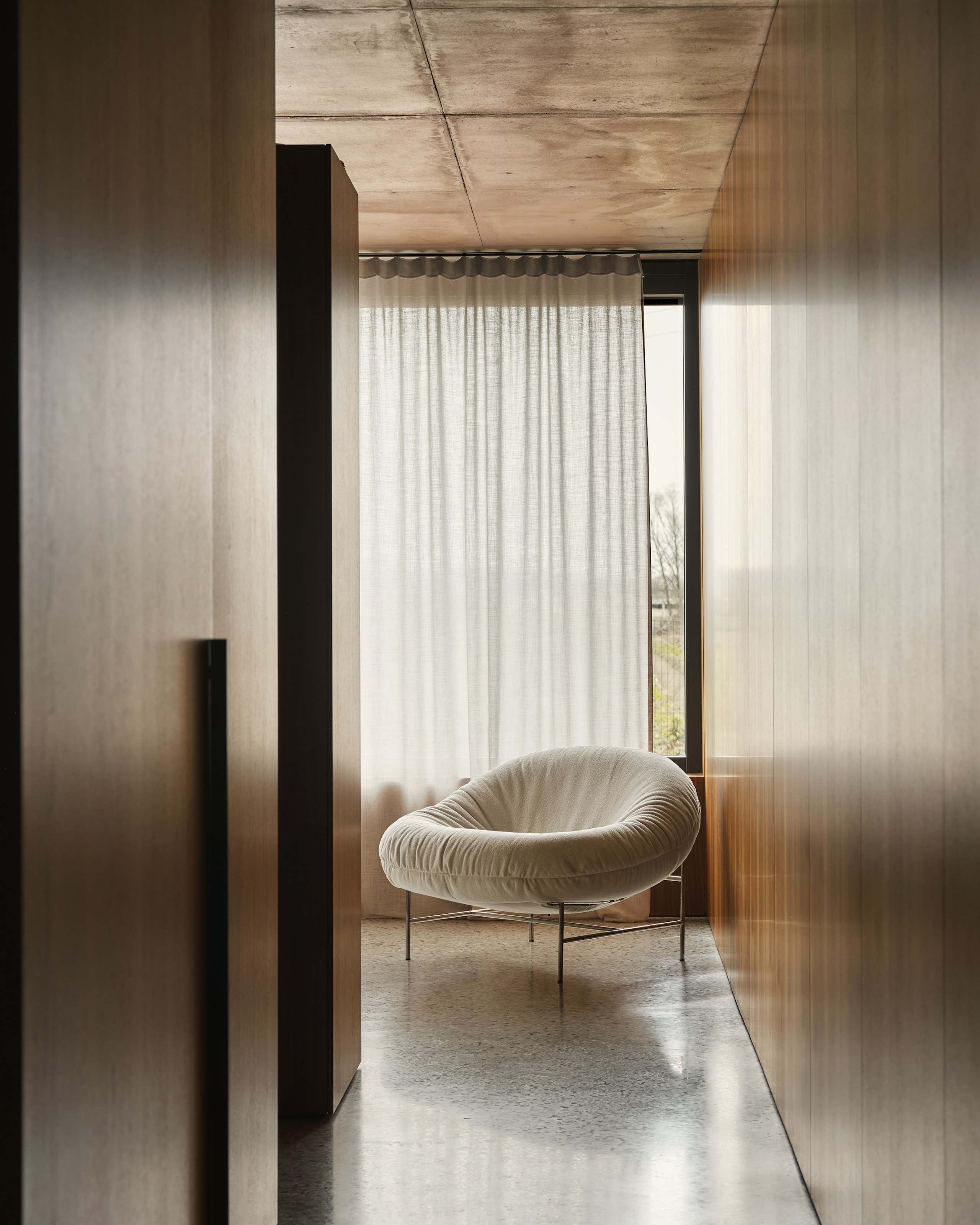 Bun Lounge Chair in Haven Ivory