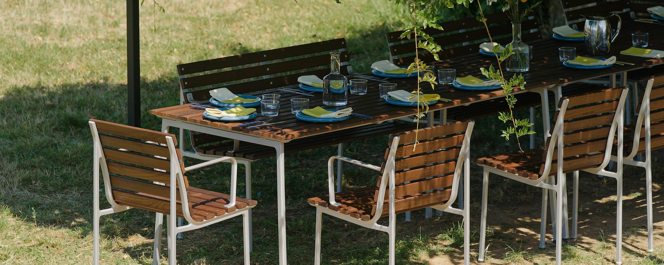 Outdoor Dining Tables – Design Within Reach