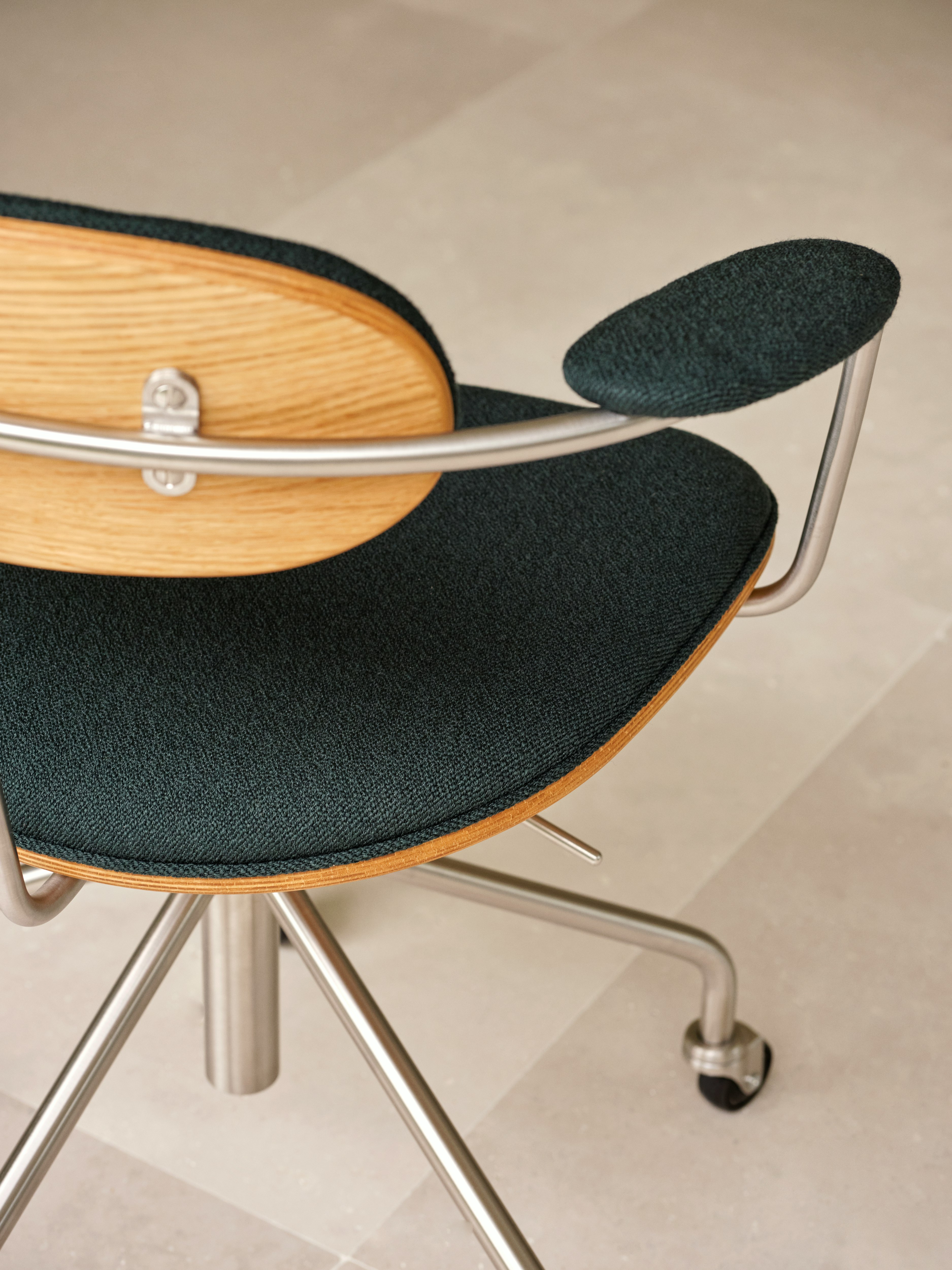 CH621 Swivel Chair
