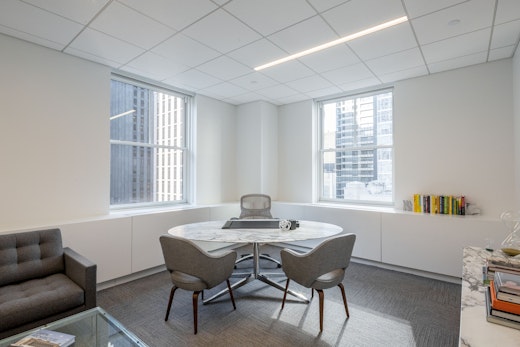 florence knoll table saarinen executive chair