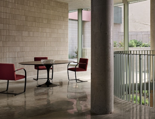 Brno Chairs with Saarinen Round Dining Table Brno Chairs Saarinen Round Dining Table