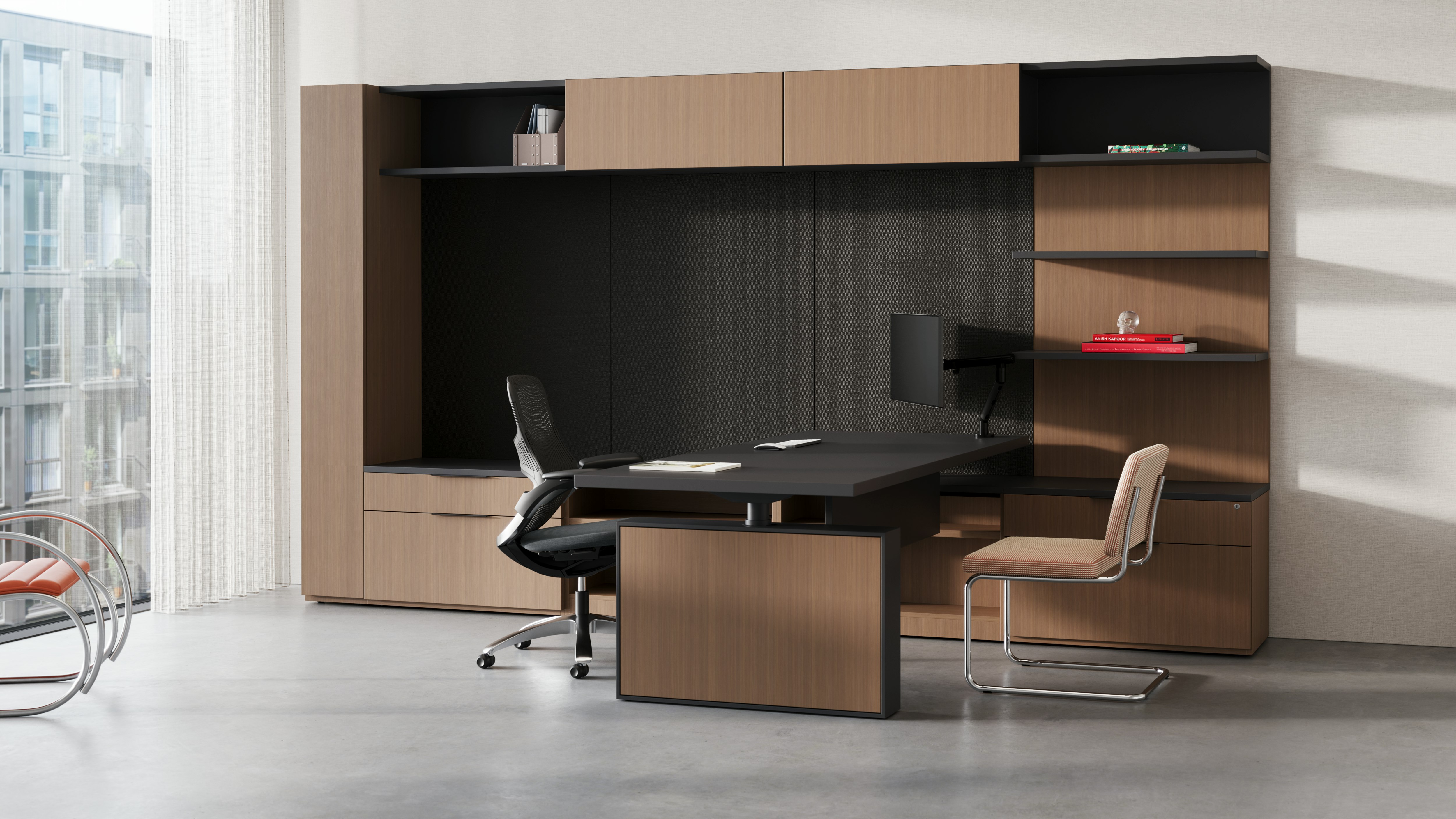 Reff Profiles Private Office shown in an individual private office application with seating for guests.