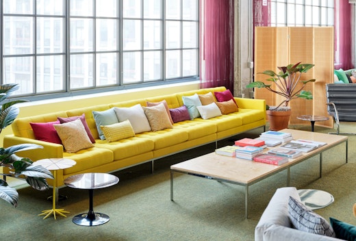 florence knoll sofa florence knoll coffee table petal side table saarinen side table mr lounge chair