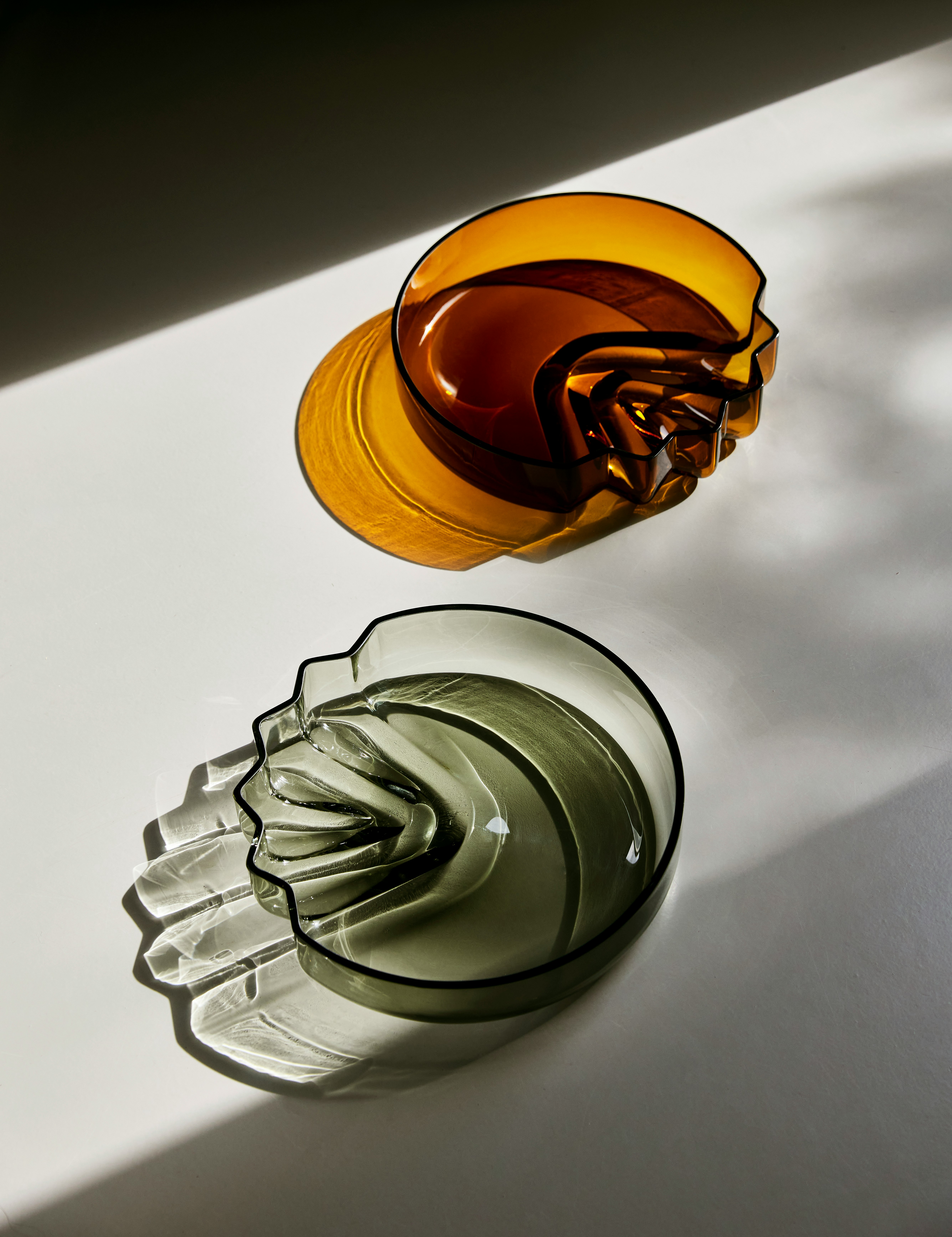 An environmental shot of Pulse Platter in Amber.