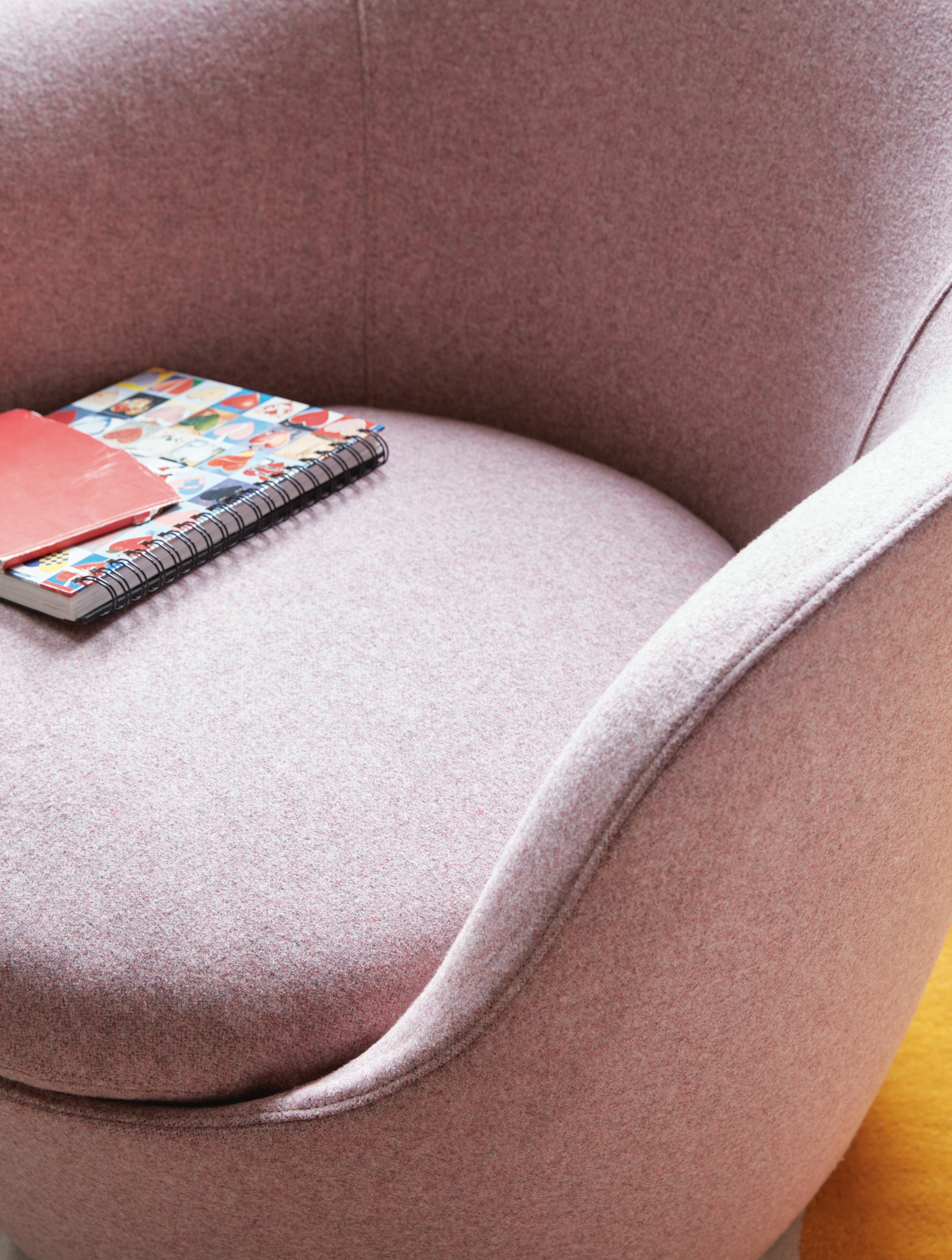 L&iacute;na Swivel Chair