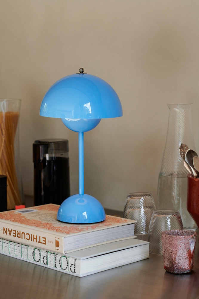 VP9 Flowerpot Portable Lamp