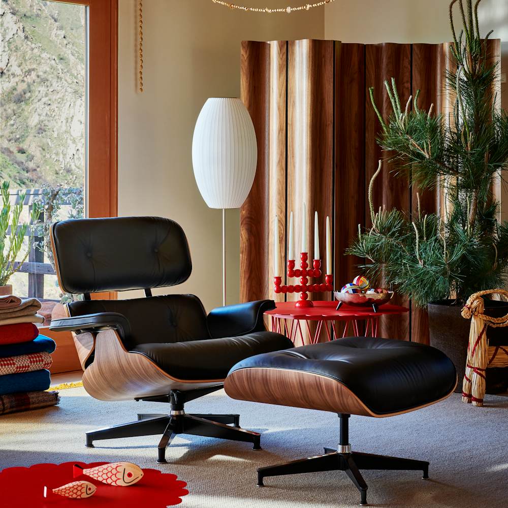 Lounge Chairs & Ottomans