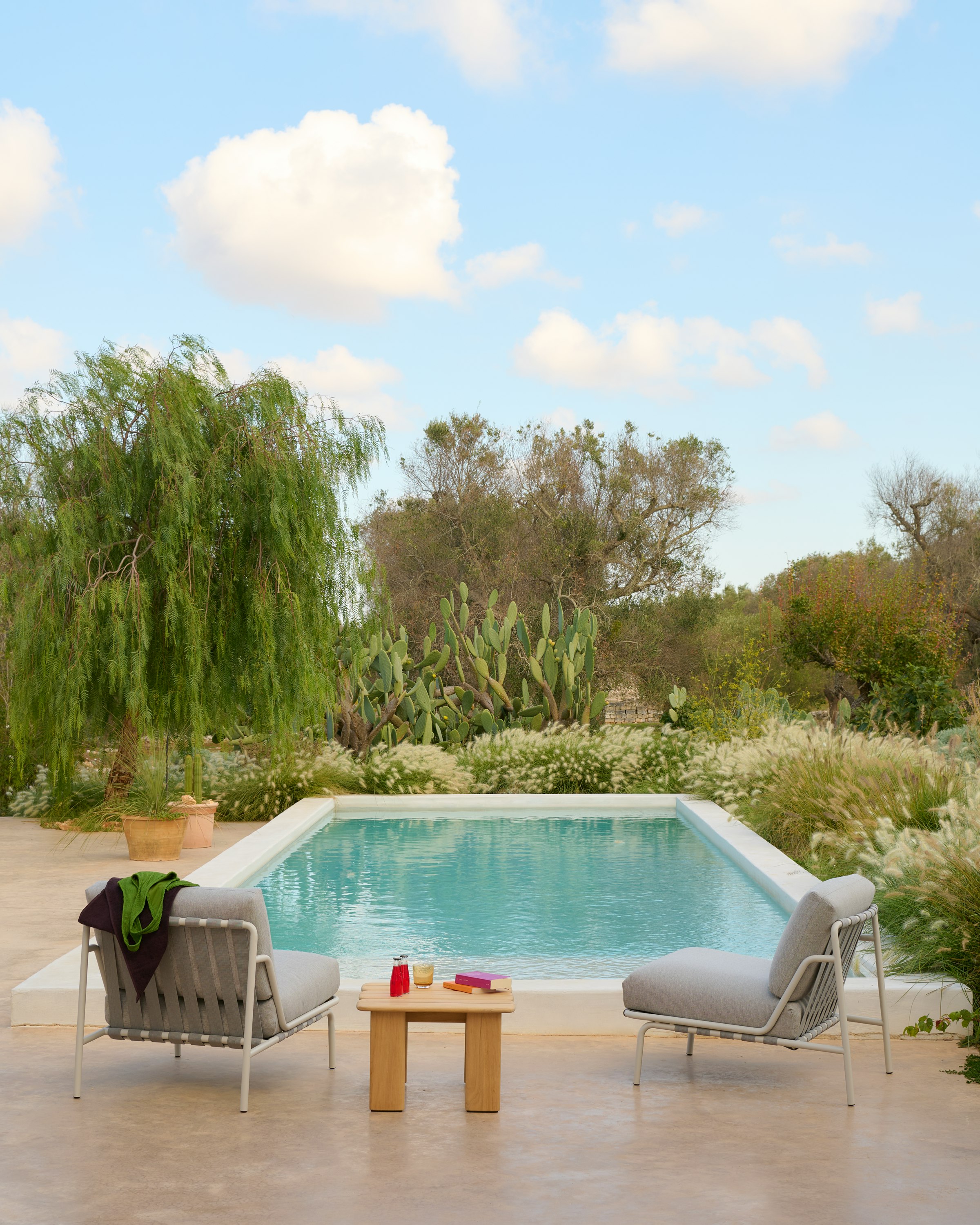 Assemble Outdoor Side Table