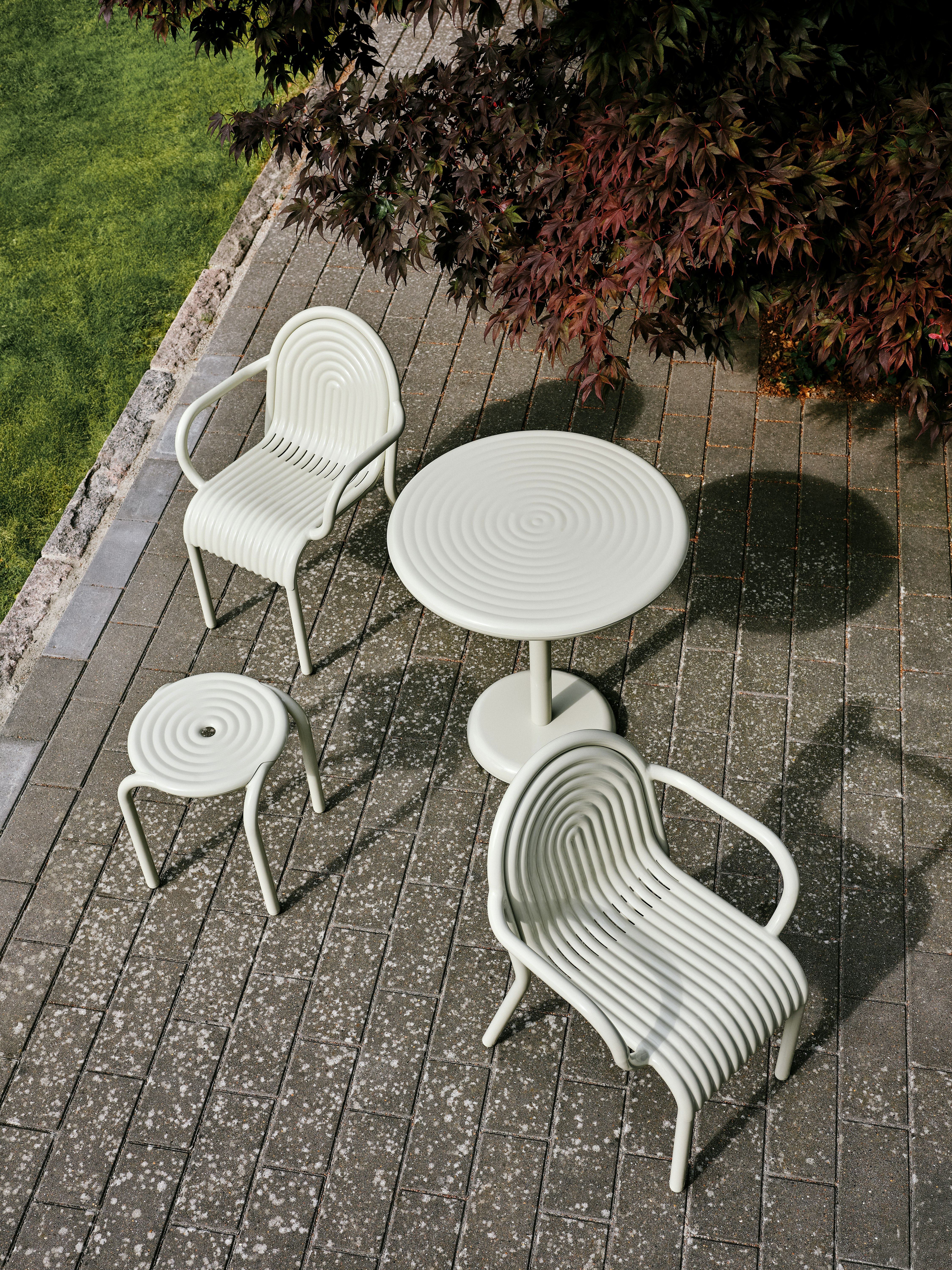 Groove Outdoor Cafe Table