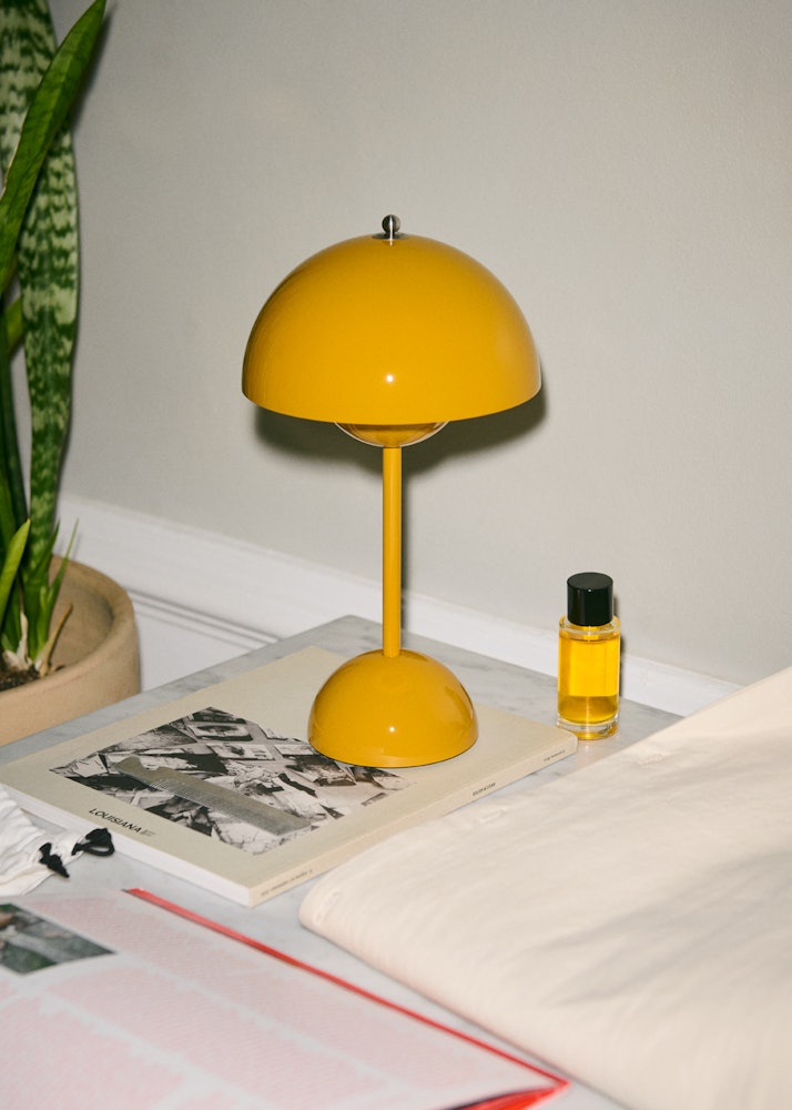 VP9 Flowerpot Portable Lamp