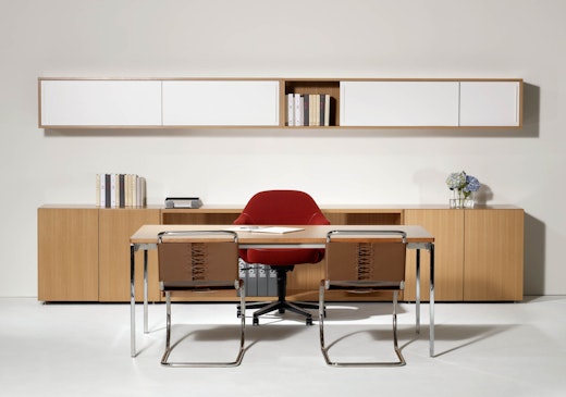 Antenna Workspaces private office with Saarinen Executive chair