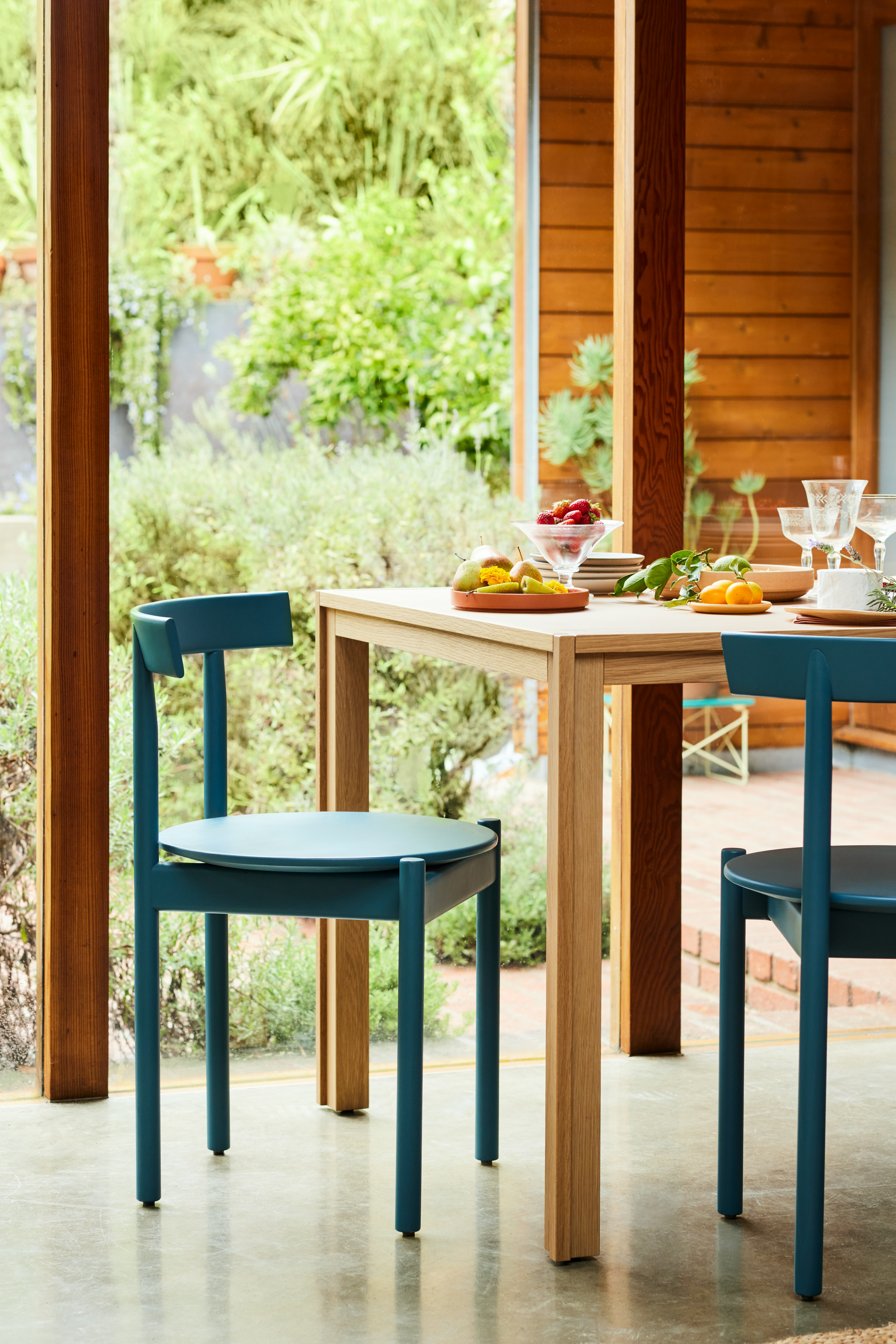 Comma Dining Chair