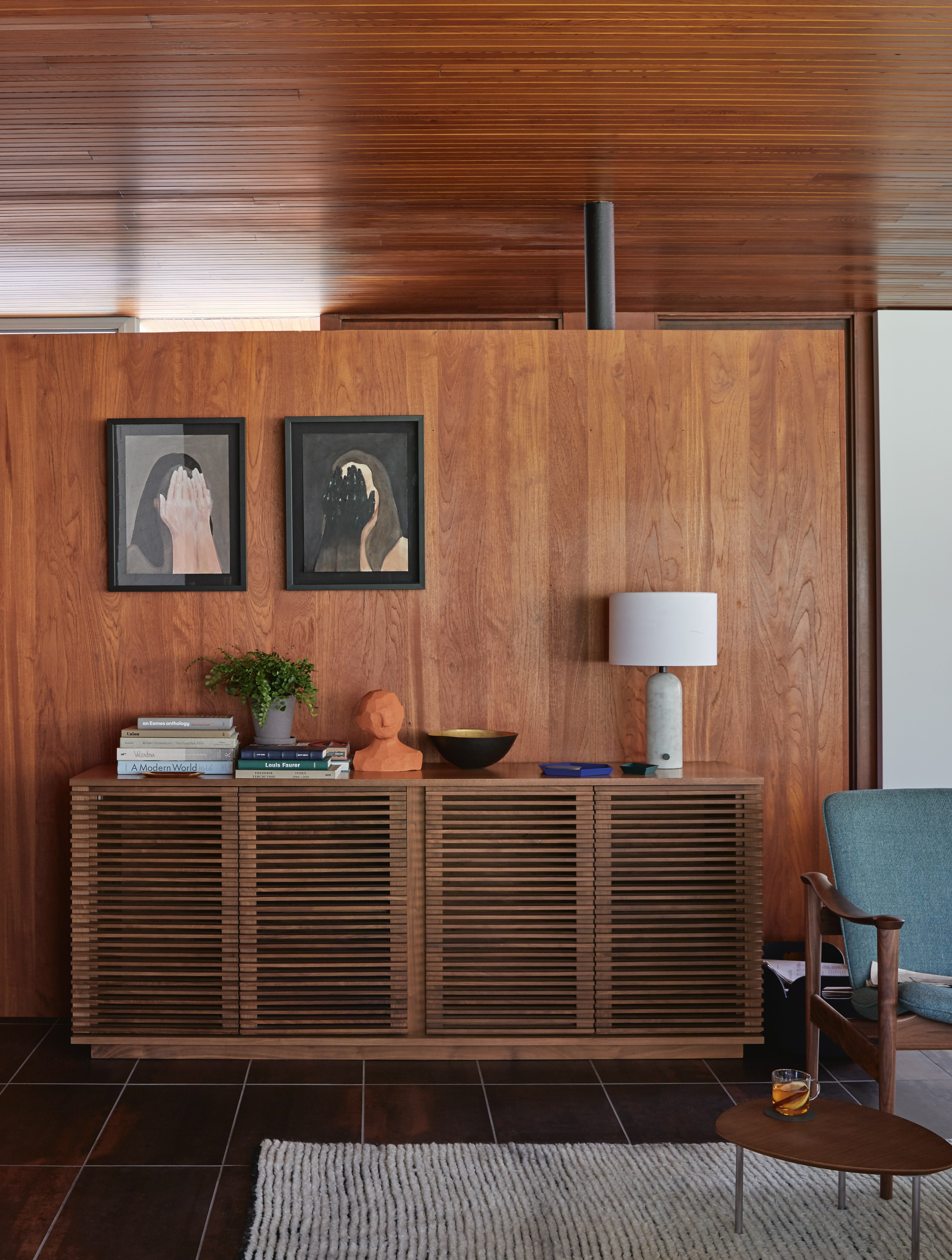 Gravity Table Lamp
