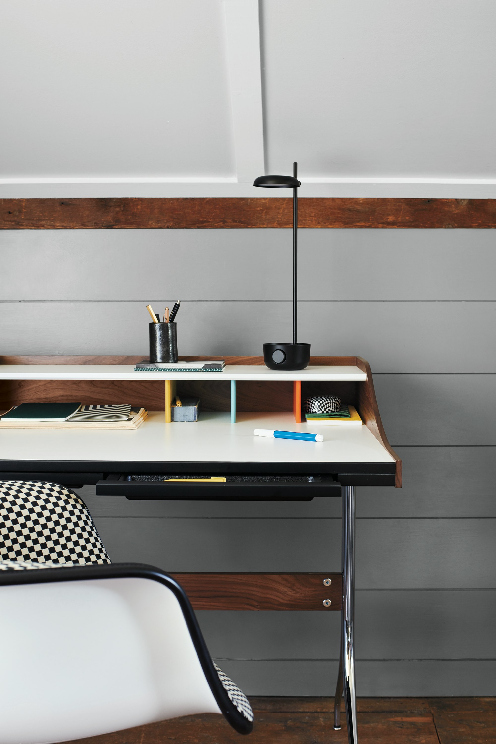 Nelson Swag Leg Desk