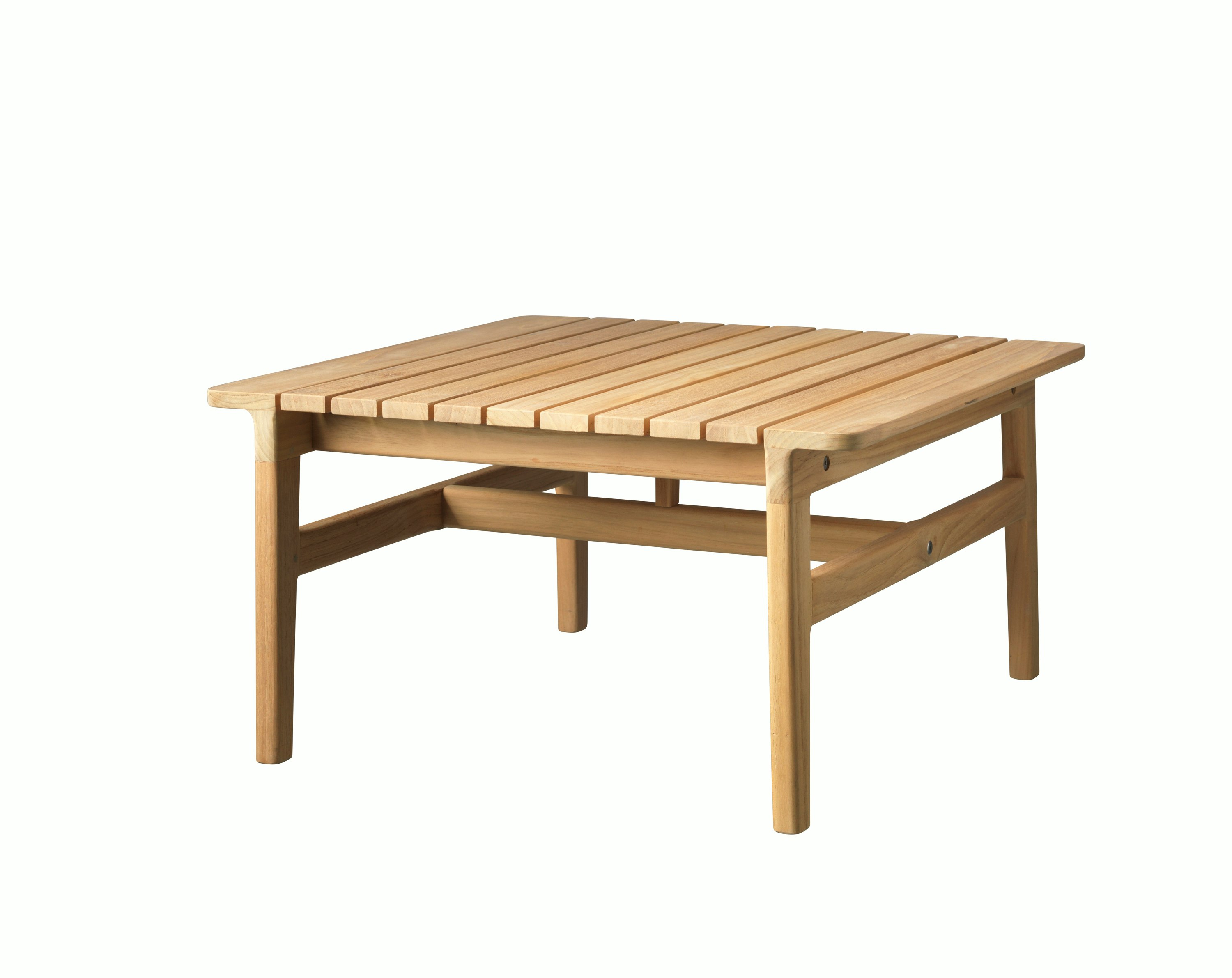 A Sammen Outdoor Side Table in Small viewed from an angle.