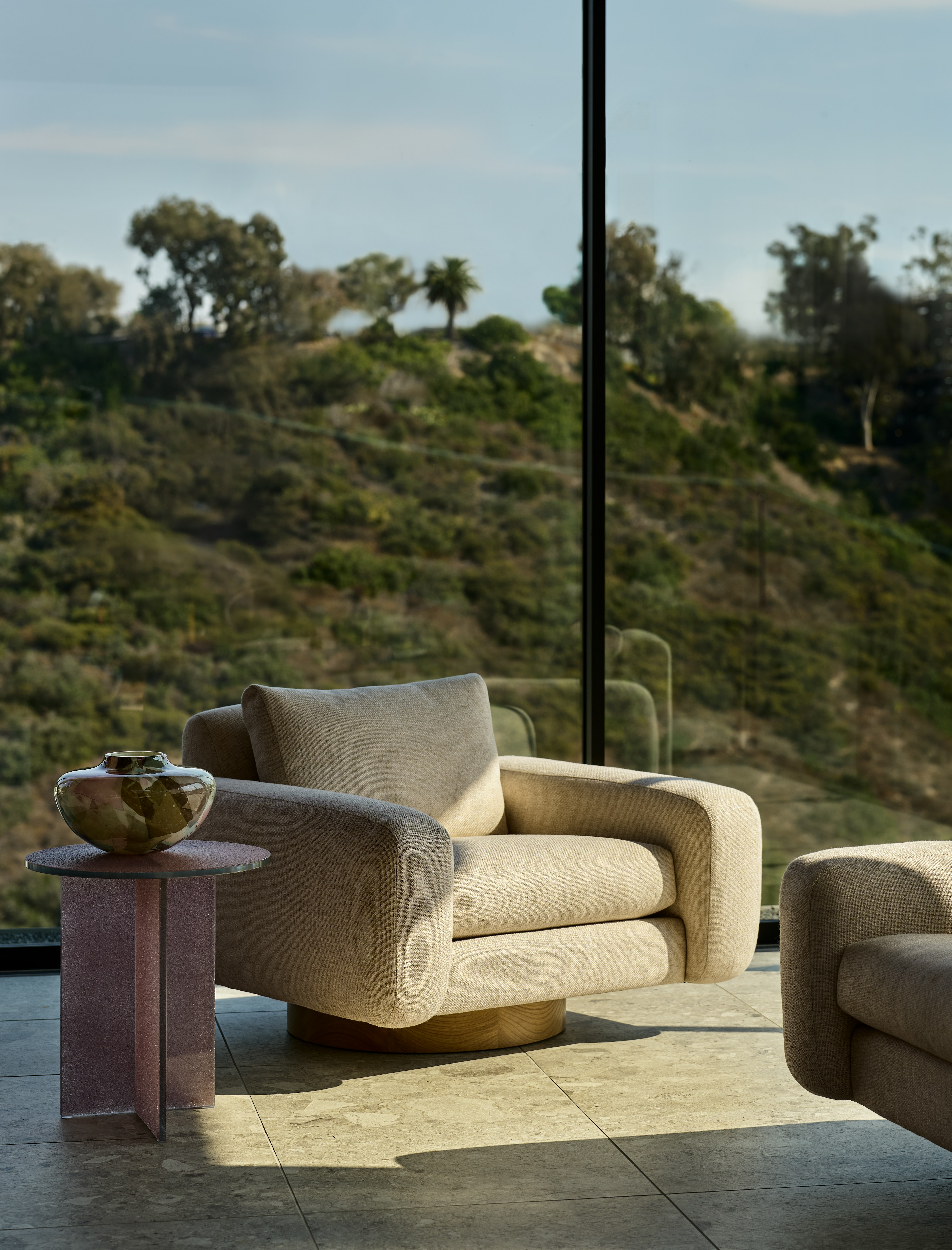 Mesa Lounge Swivel Chair