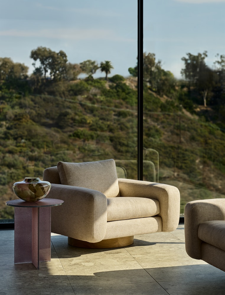 Mesa Lounge Swivel Chair