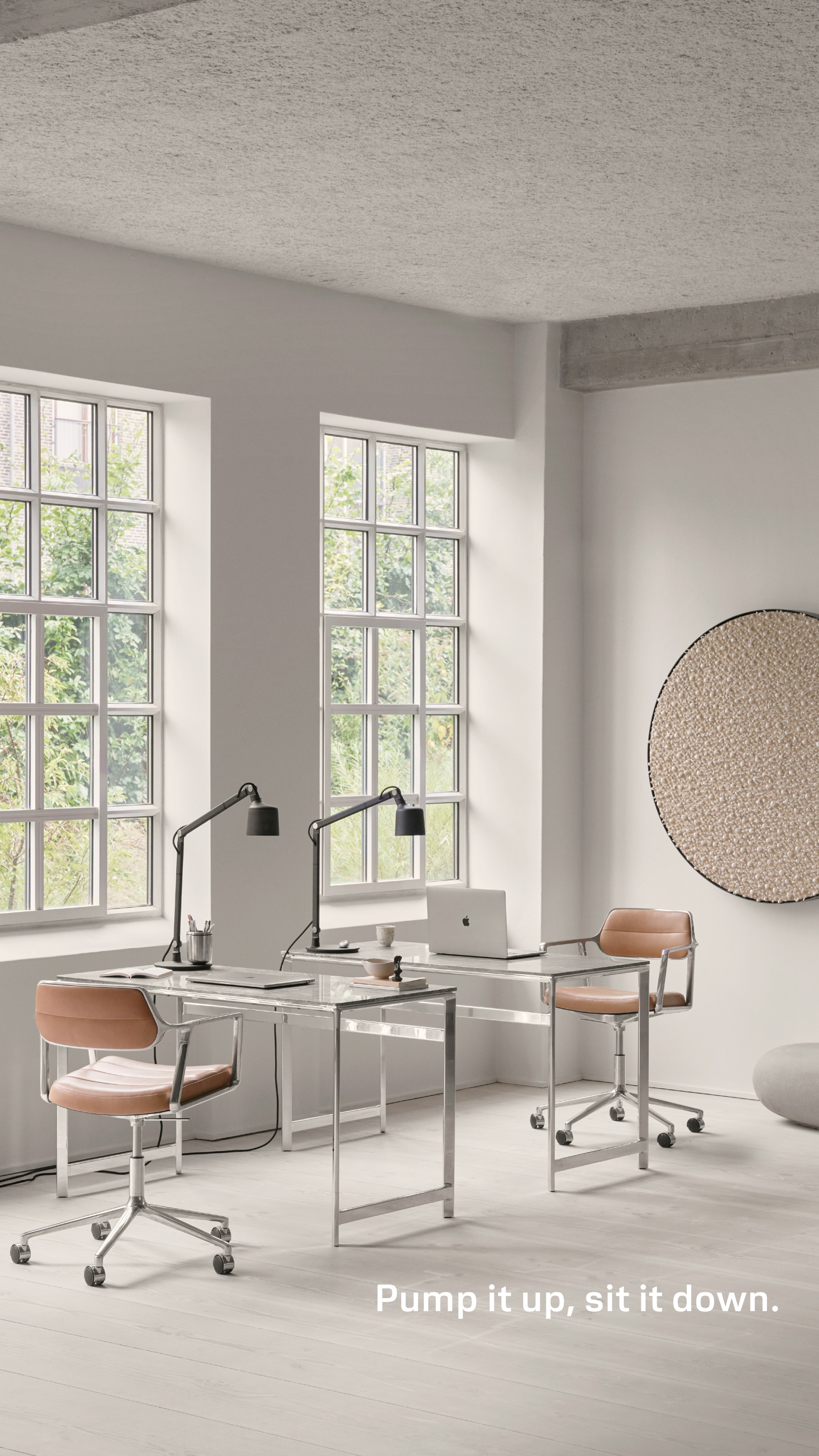 Vipp453+ Swivel Chair