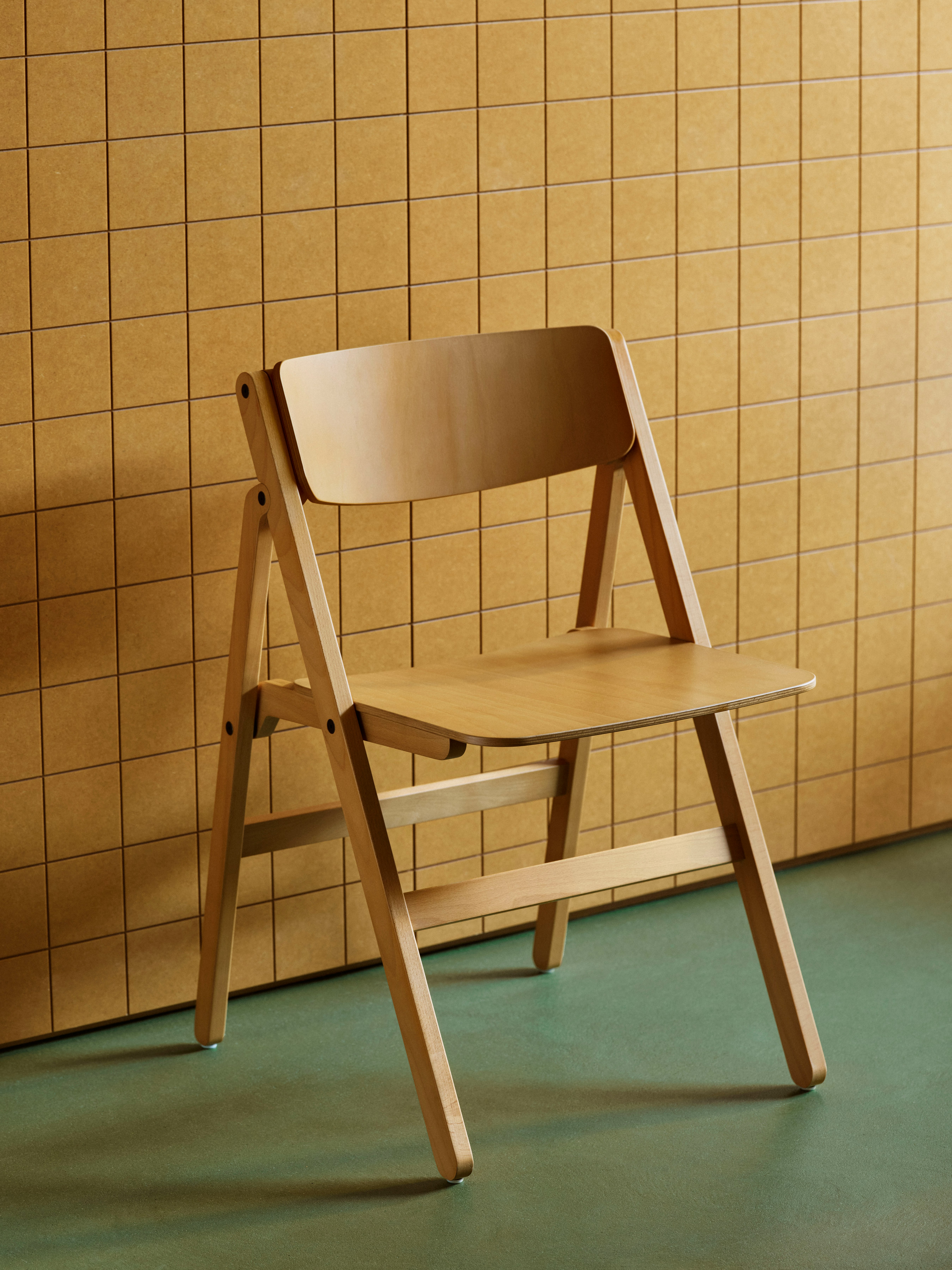 Backflip Folding Chair