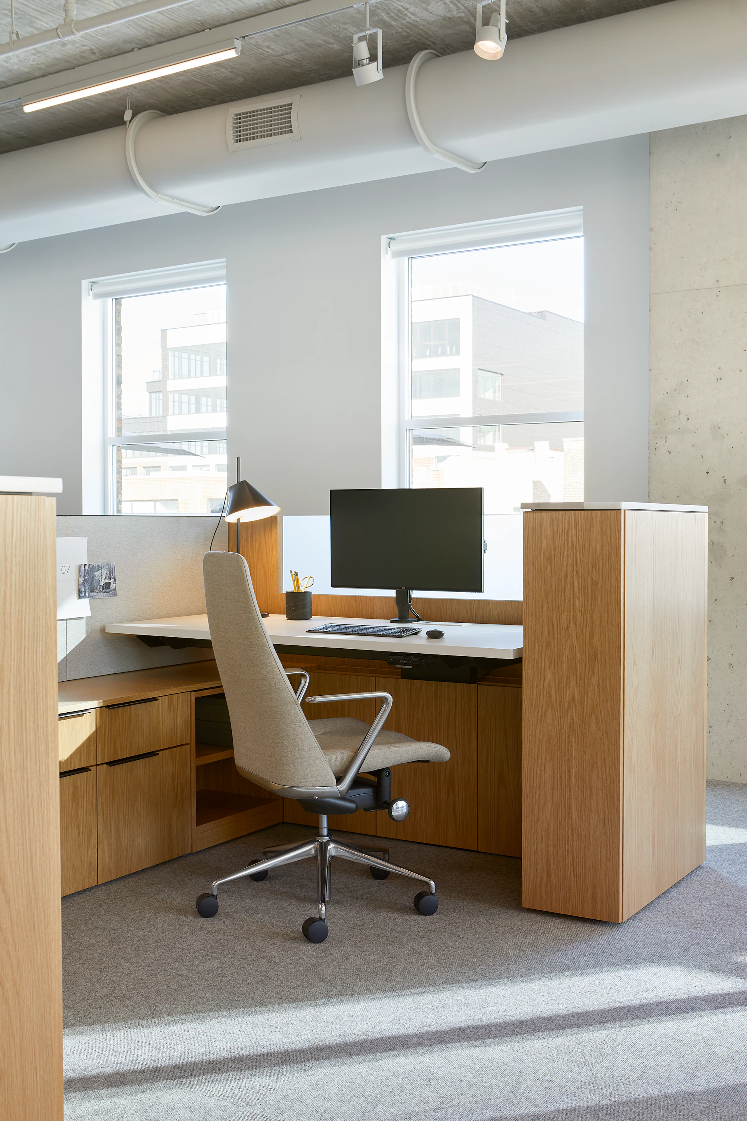 Geiger Showroom at Fulton Market in Chicago, Geiger One Workstation with Taper Task Chair.