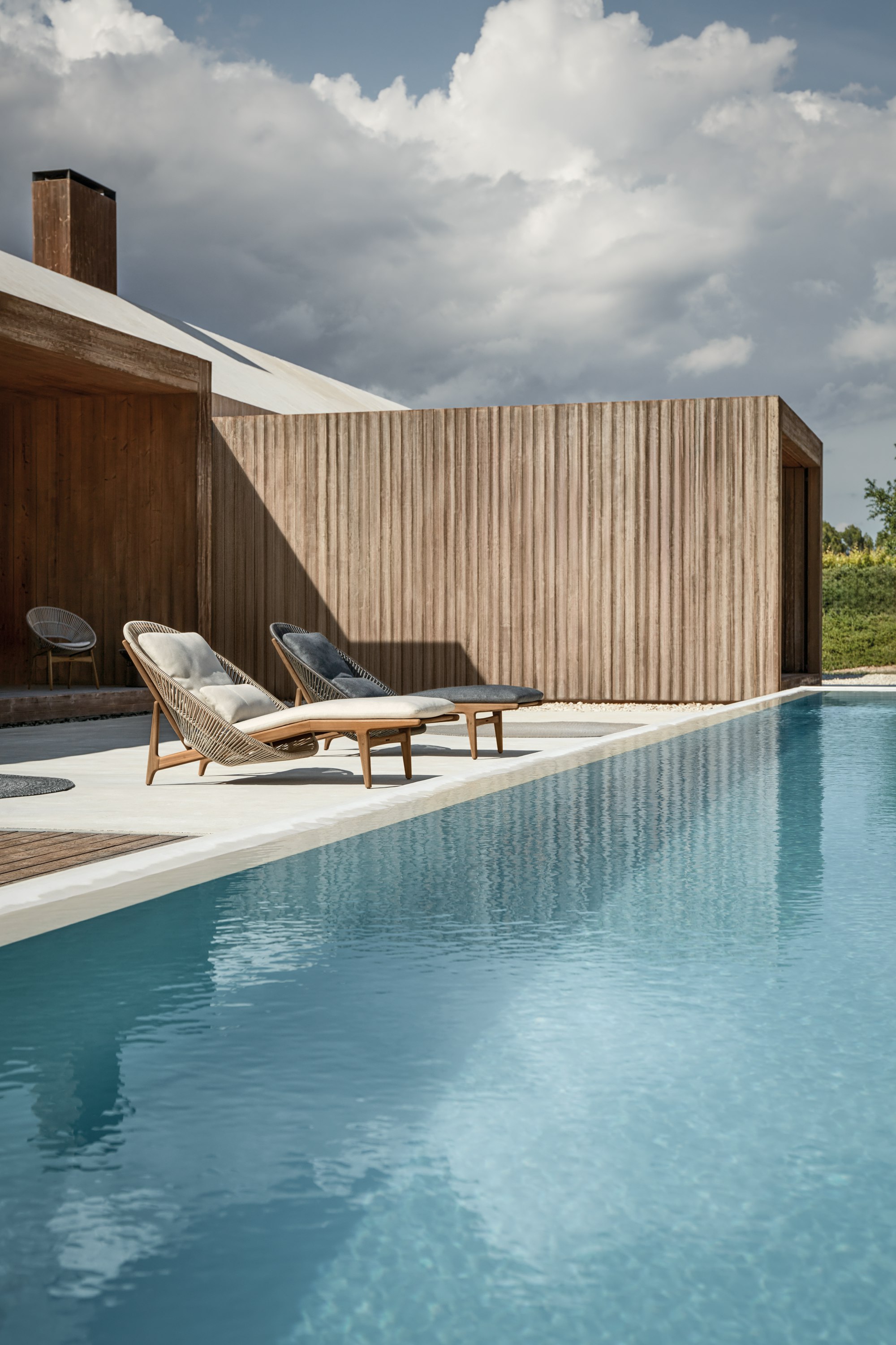 Bora Chaise Lounge