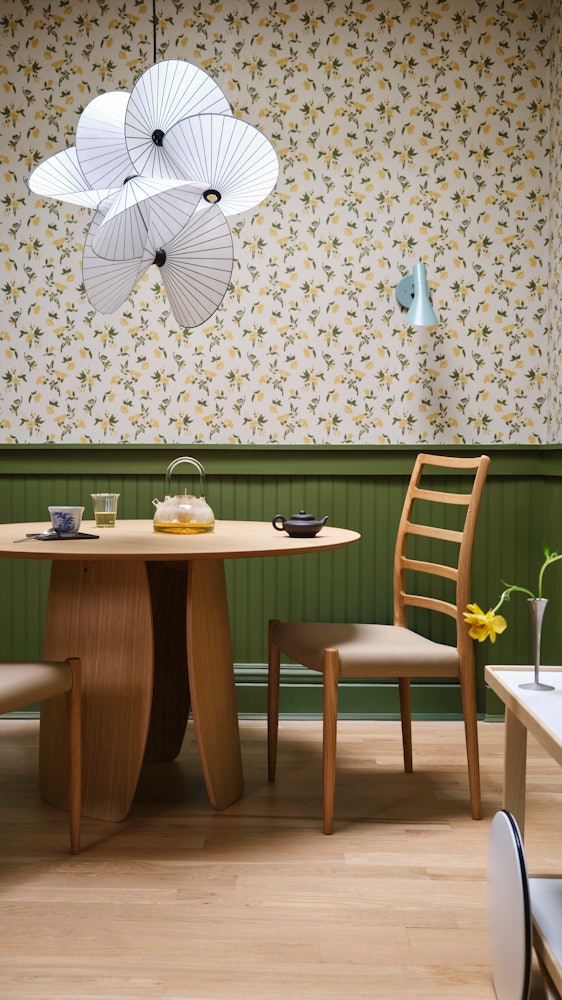 Lorea Dining Table