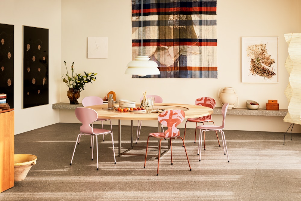 PK54 Dining Table